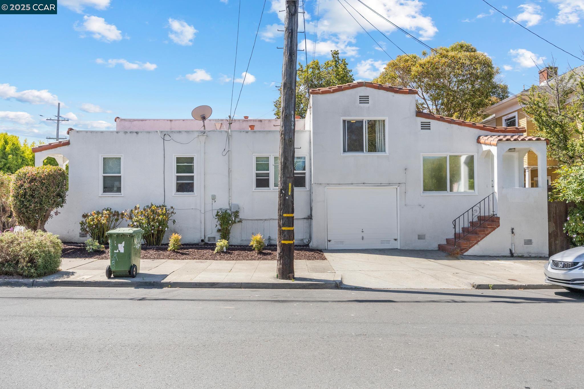 Detail Gallery Image 4 of 9 For 3038 Shattuck Ave, Berkeley,  CA 94705 - – Beds | – Baths
