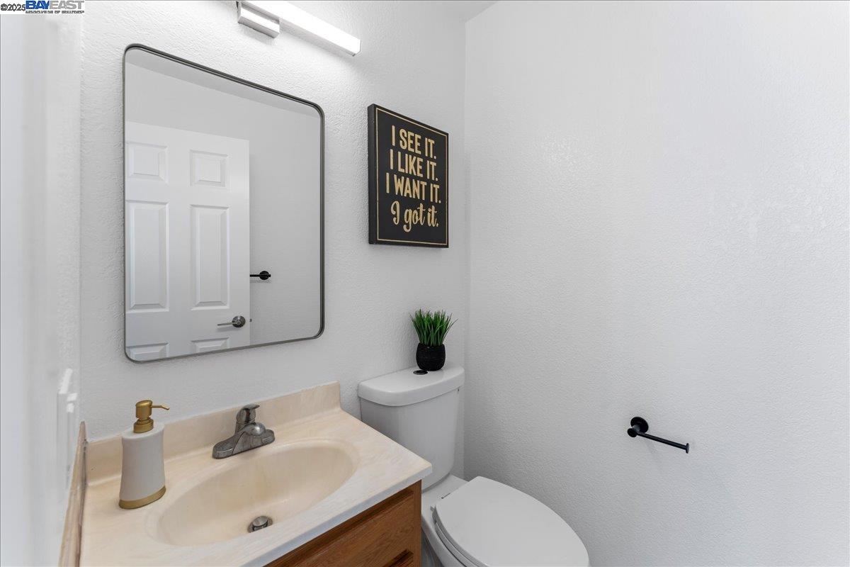 Detail Gallery Image 13 of 39 For 2427 South Dr, Santa Clara,  CA 95051 - 3 Beds | 2/1 Baths
