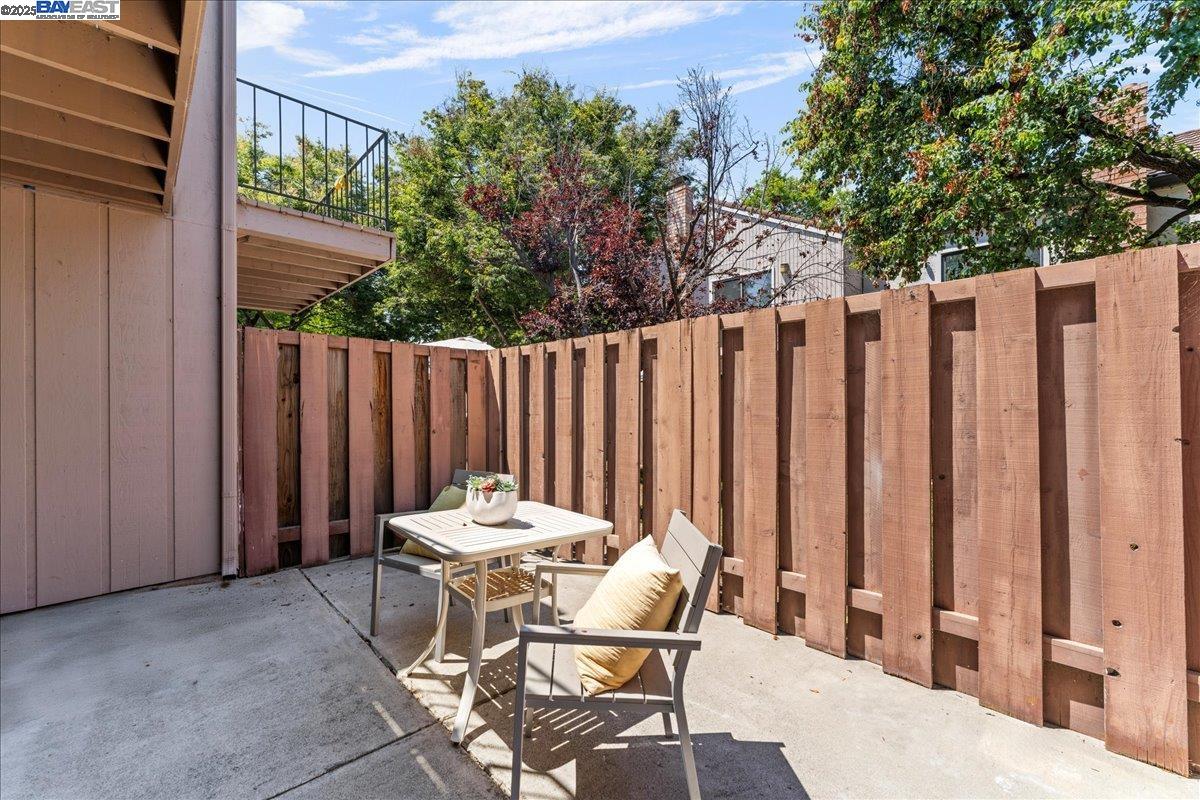 Detail Gallery Image 25 of 39 For 2427 South Dr, Santa Clara,  CA 95051 - 3 Beds | 2/1 Baths