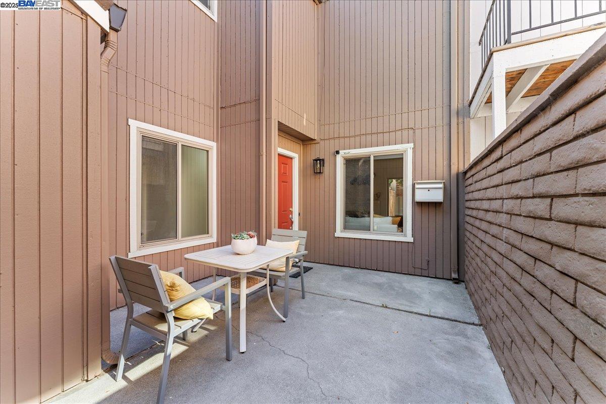 Detail Gallery Image 30 of 39 For 2427 South Dr, Santa Clara,  CA 95051 - 3 Beds | 2/1 Baths