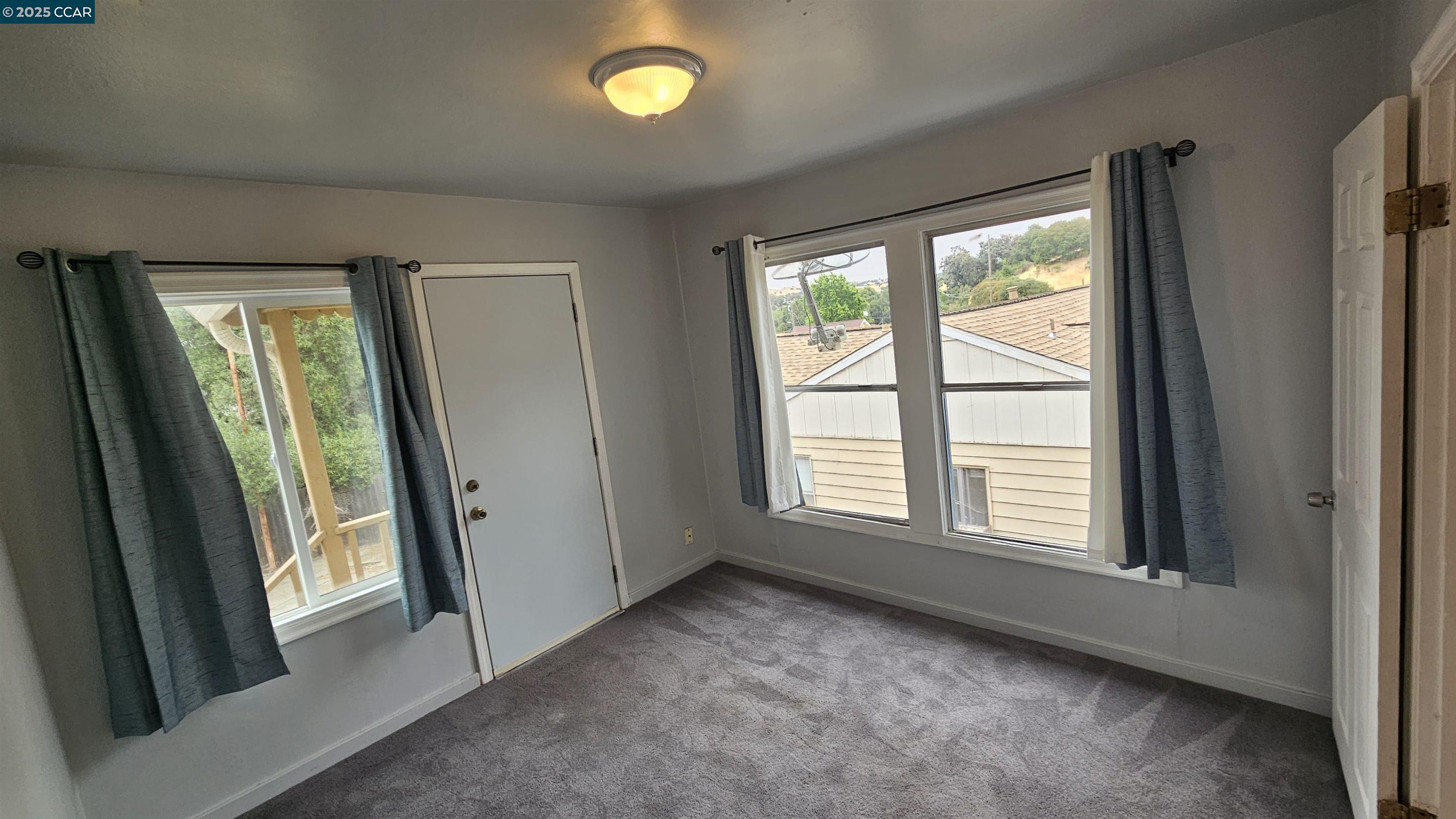 Detail Gallery Image 17 of 44 For 655 Garretson Ave, Rodeo,  CA 94572 - 5 Beds | 2 Baths