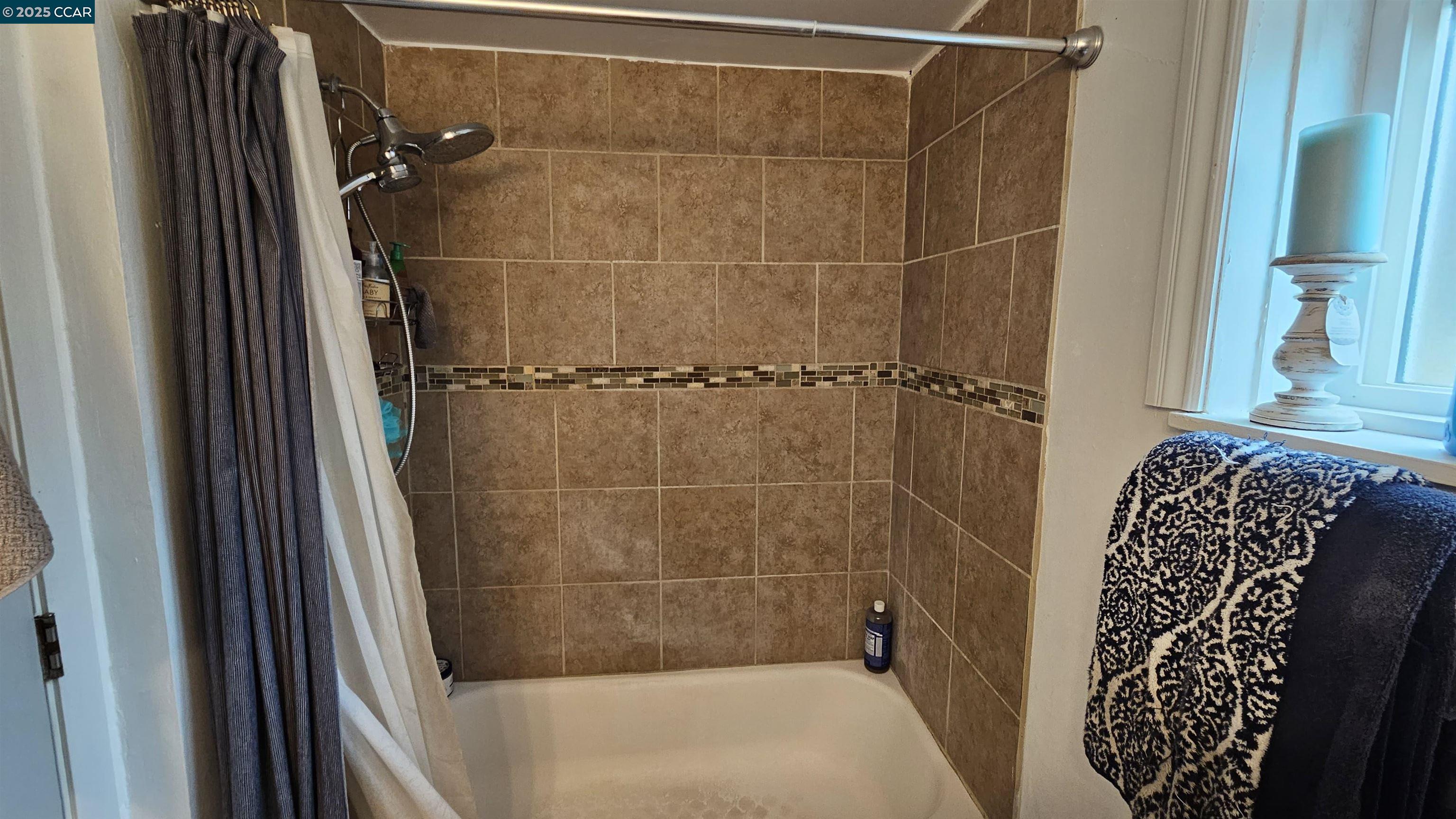 Detail Gallery Image 33 of 44 For 655 Garretson Ave, Rodeo,  CA 94572 - 5 Beds | 2 Baths