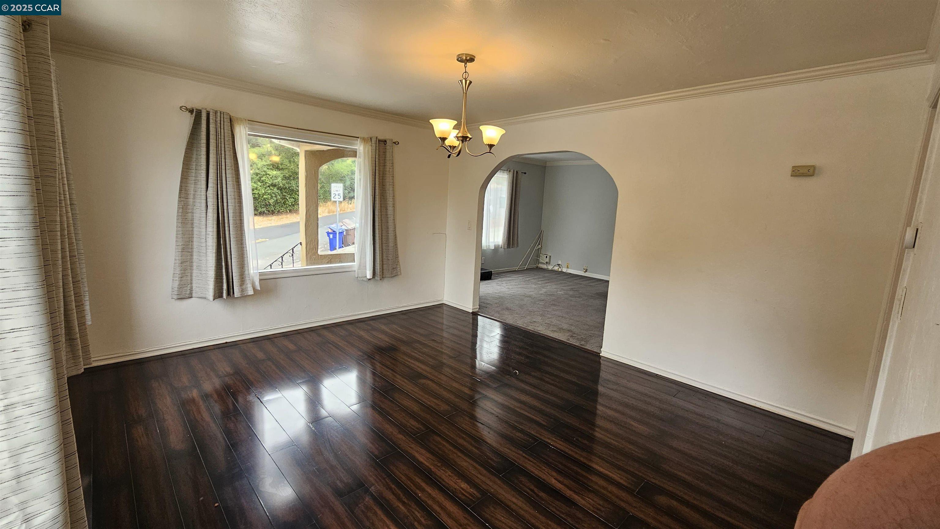 Detail Gallery Image 9 of 44 For 655 Garretson Ave, Rodeo,  CA 94572 - 5 Beds | 2 Baths