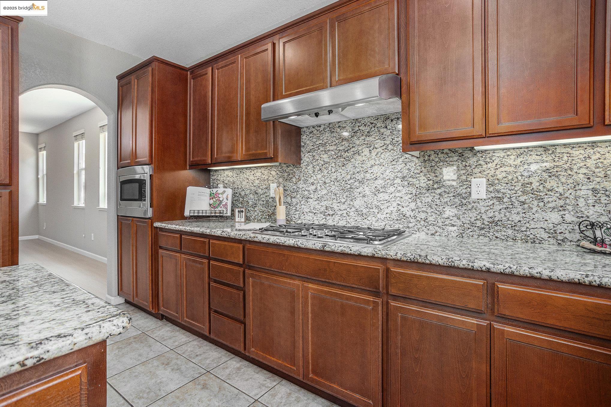 Detail Gallery Image 17 of 45 For 233 Hearthstone Cir, Oakley,  CA 94561 - 4 Beds | 3 Baths