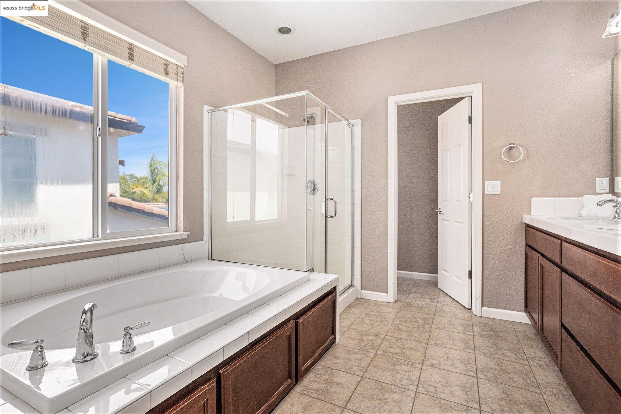 Detail Gallery Image 27 of 45 For 233 Hearthstone Cir, Oakley,  CA 94561 - 4 Beds | 3 Baths