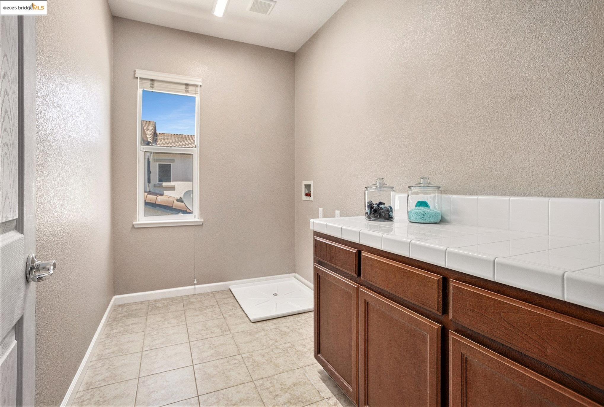 Detail Gallery Image 32 of 45 For 233 Hearthstone Cir, Oakley,  CA 94561 - 4 Beds | 3 Baths