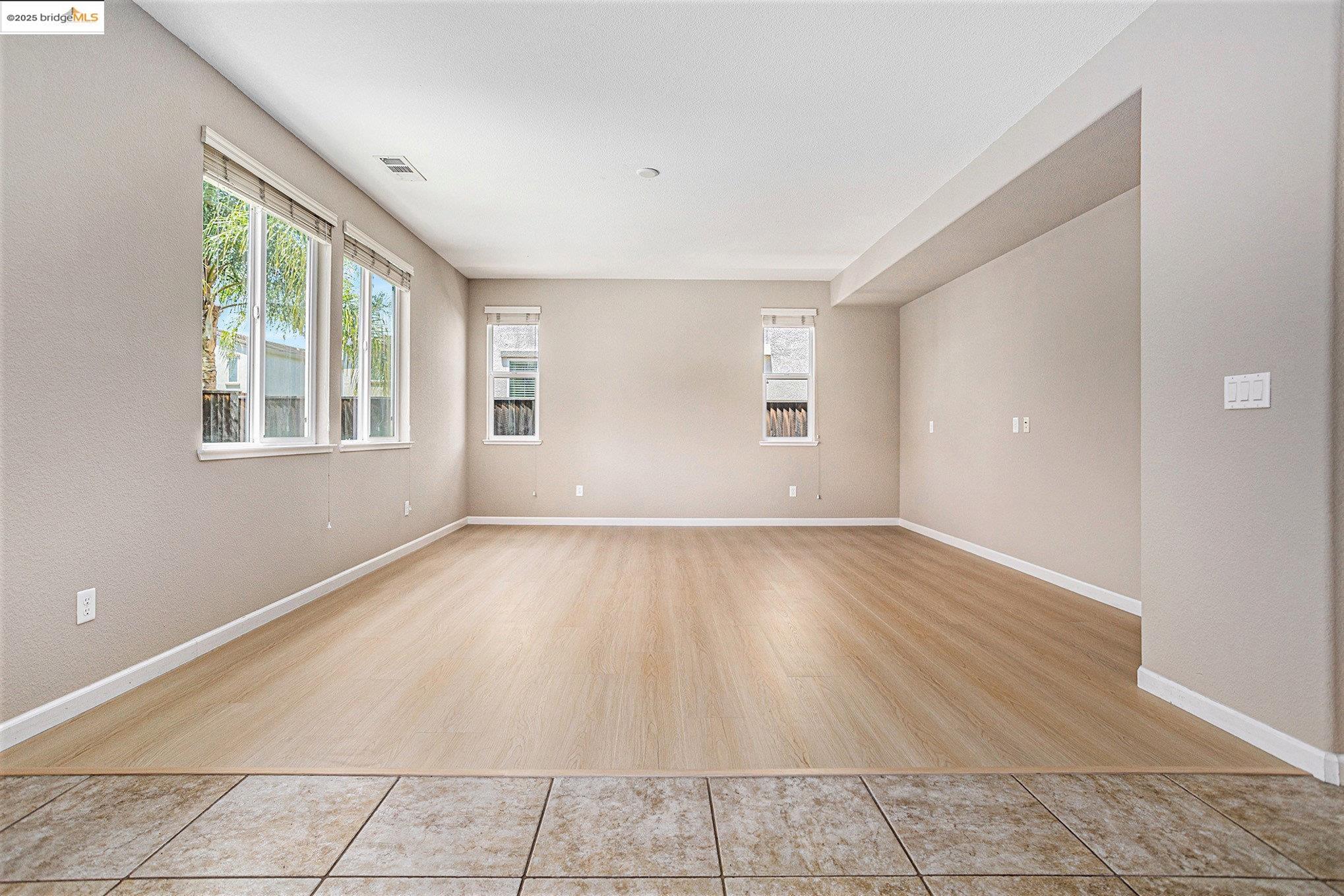 Detail Gallery Image 6 of 45 For 233 Hearthstone Cir, Oakley,  CA 94561 - 4 Beds | 3 Baths