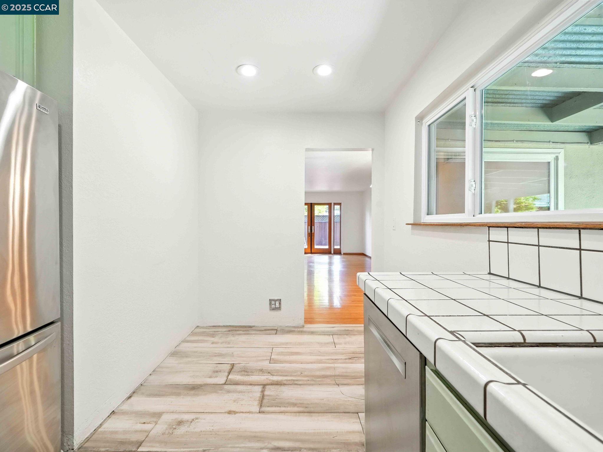 Detail Gallery Image 12 of 29 For 31139 Chicoine Ave, Hayward,  CA 94544 - 3 Beds | 2 Baths