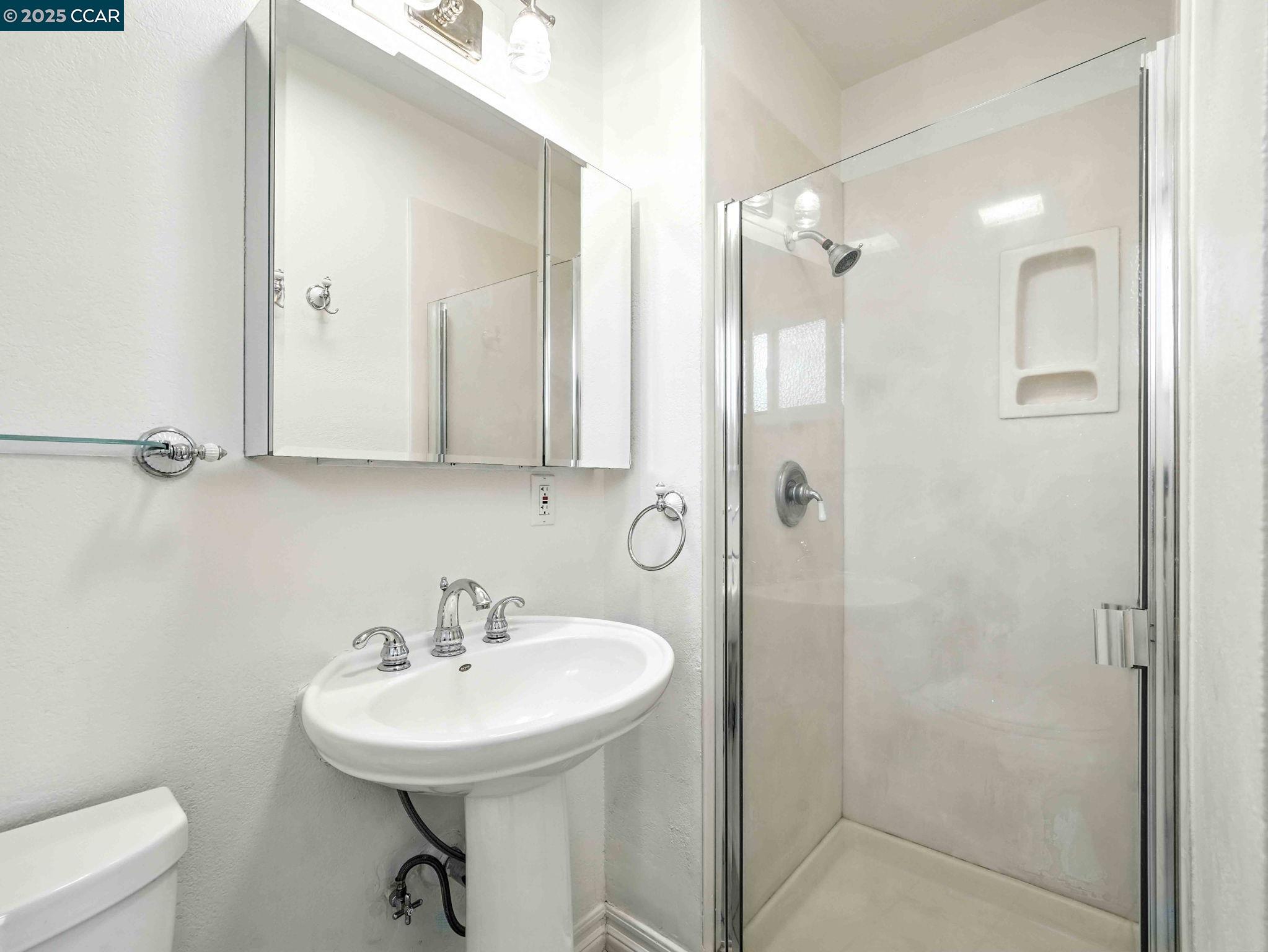 Detail Gallery Image 17 of 29 For 31139 Chicoine Ave, Hayward,  CA 94544 - 3 Beds | 2 Baths