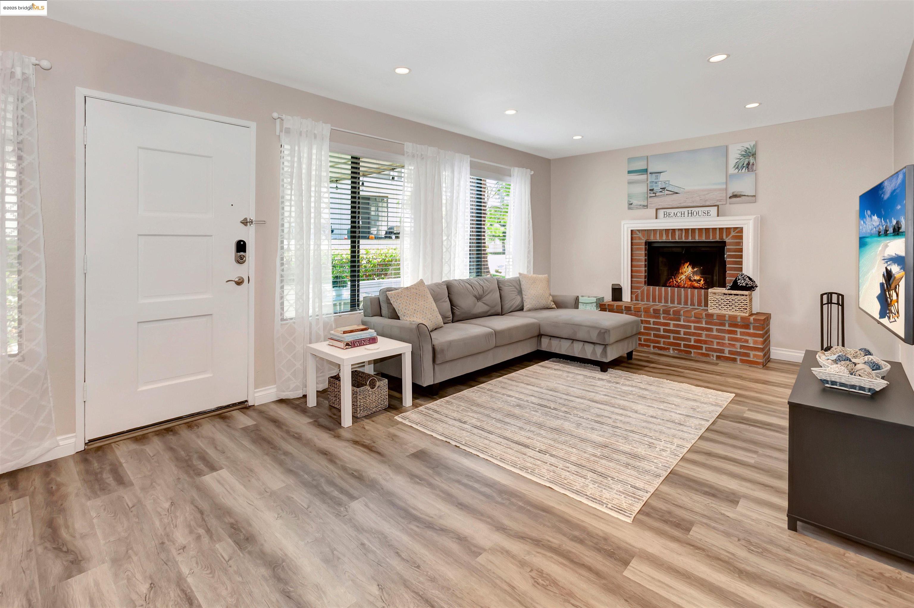 Detail Gallery Image 19 of 21 For 22192 Rim Pointe 6b,  –,  CA 92630 - 2 Beds | 1 Baths