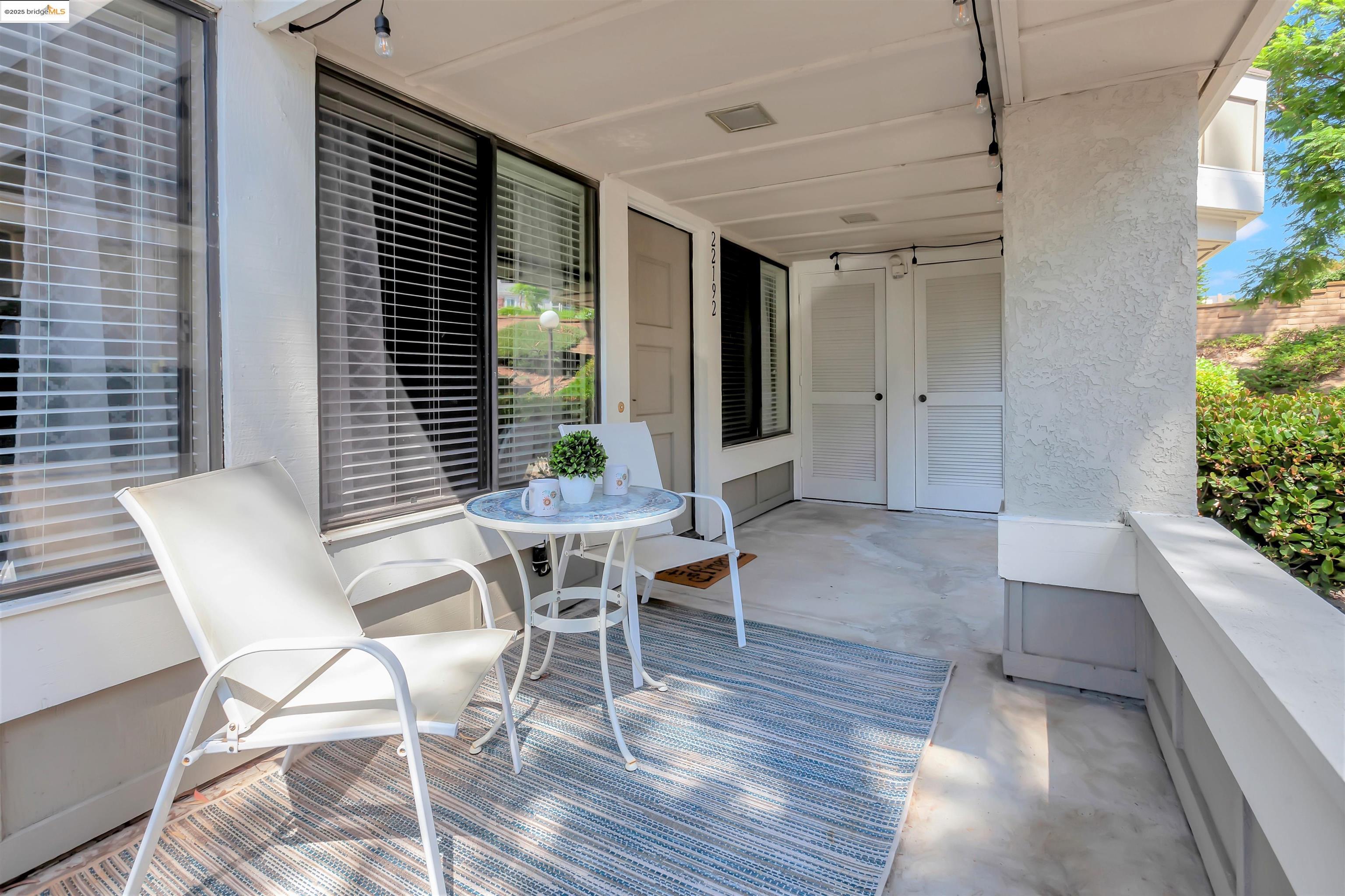 Detail Gallery Image 5 of 21 For 22192 Rim Pointe 6b,  –,  CA 92630 - 2 Beds | 1 Baths
