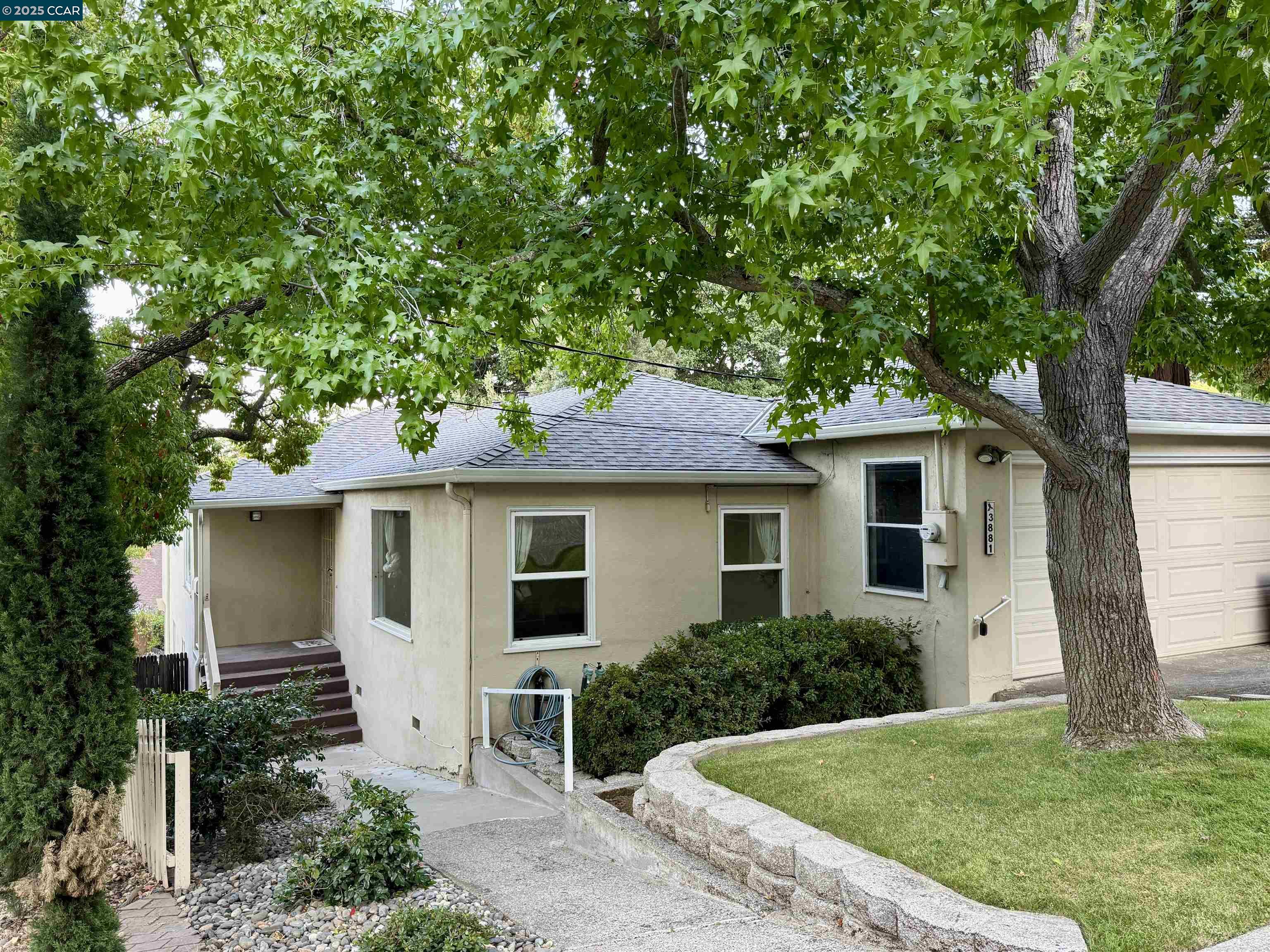 Detail Gallery Image 1 of 33 For 3881 Saint Marys St, Martinez,  CA 94553 - 4 Beds | 2/1 Baths