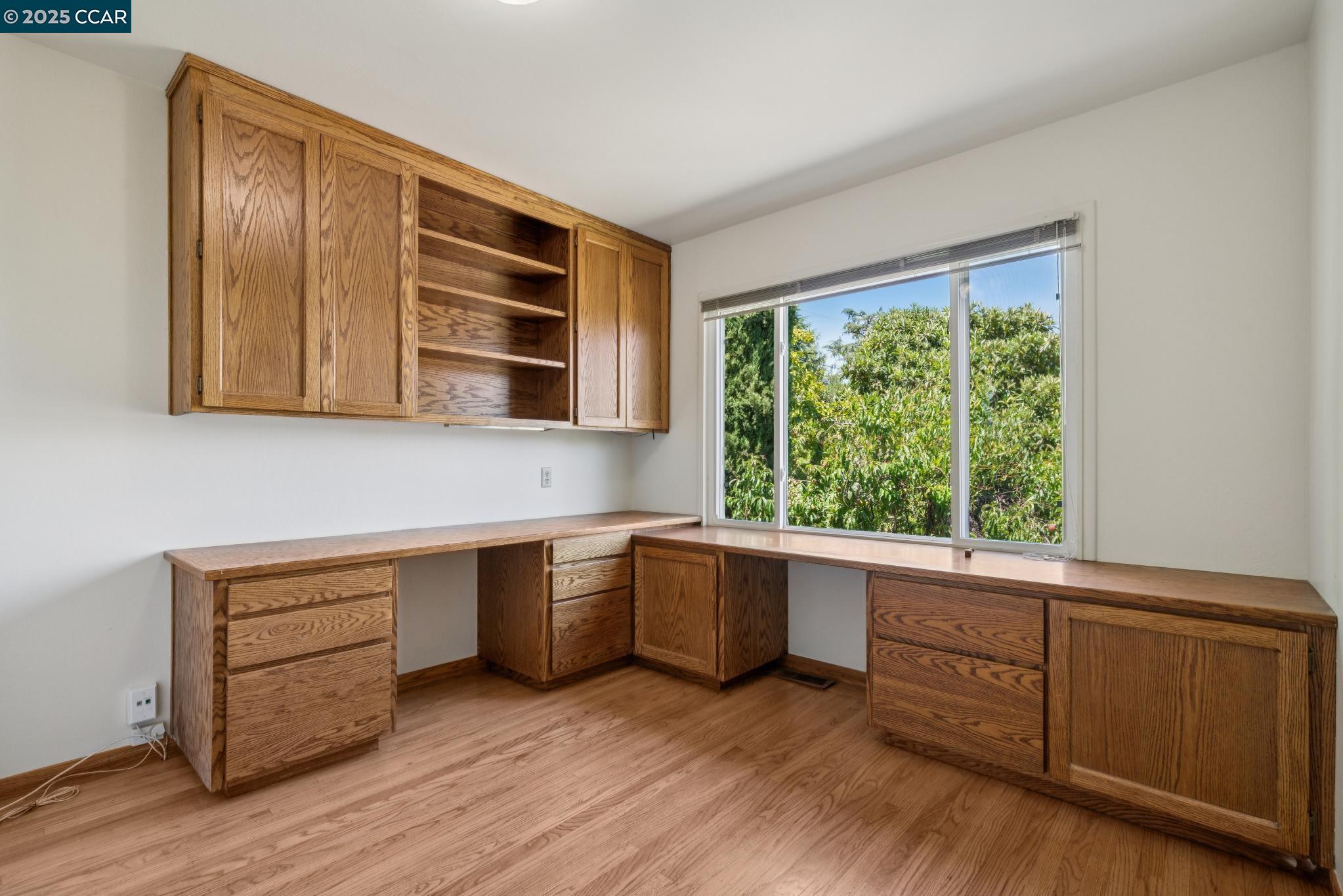 Detail Gallery Image 17 of 33 For 3881 Saint Marys St, Martinez,  CA 94553 - 4 Beds | 2/1 Baths