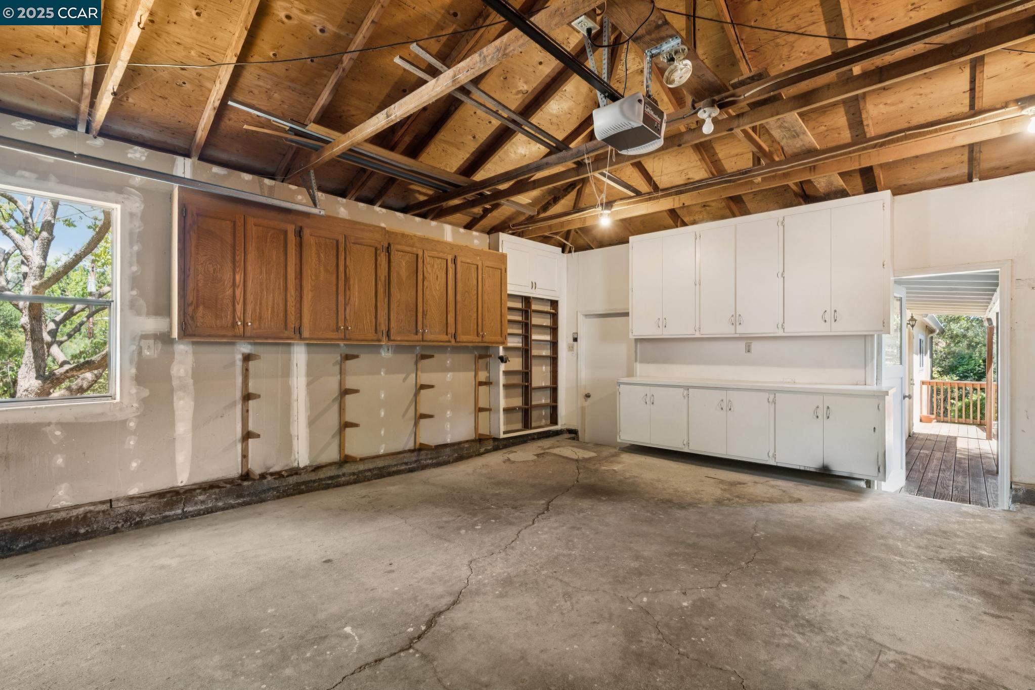 Detail Gallery Image 27 of 33 For 3881 Saint Marys St, Martinez,  CA 94553 - 4 Beds | 2/1 Baths