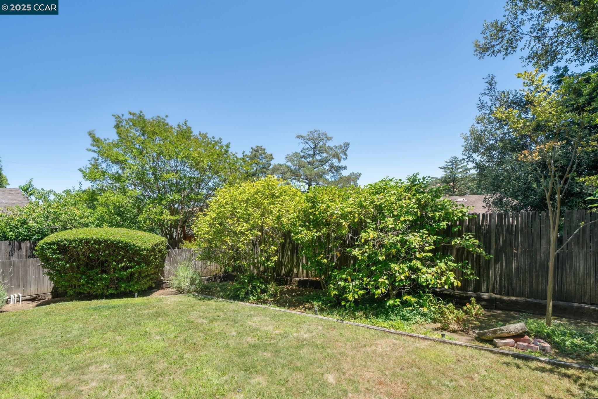 Detail Gallery Image 32 of 33 For 3881 Saint Marys St, Martinez,  CA 94553 - 4 Beds | 2/1 Baths
