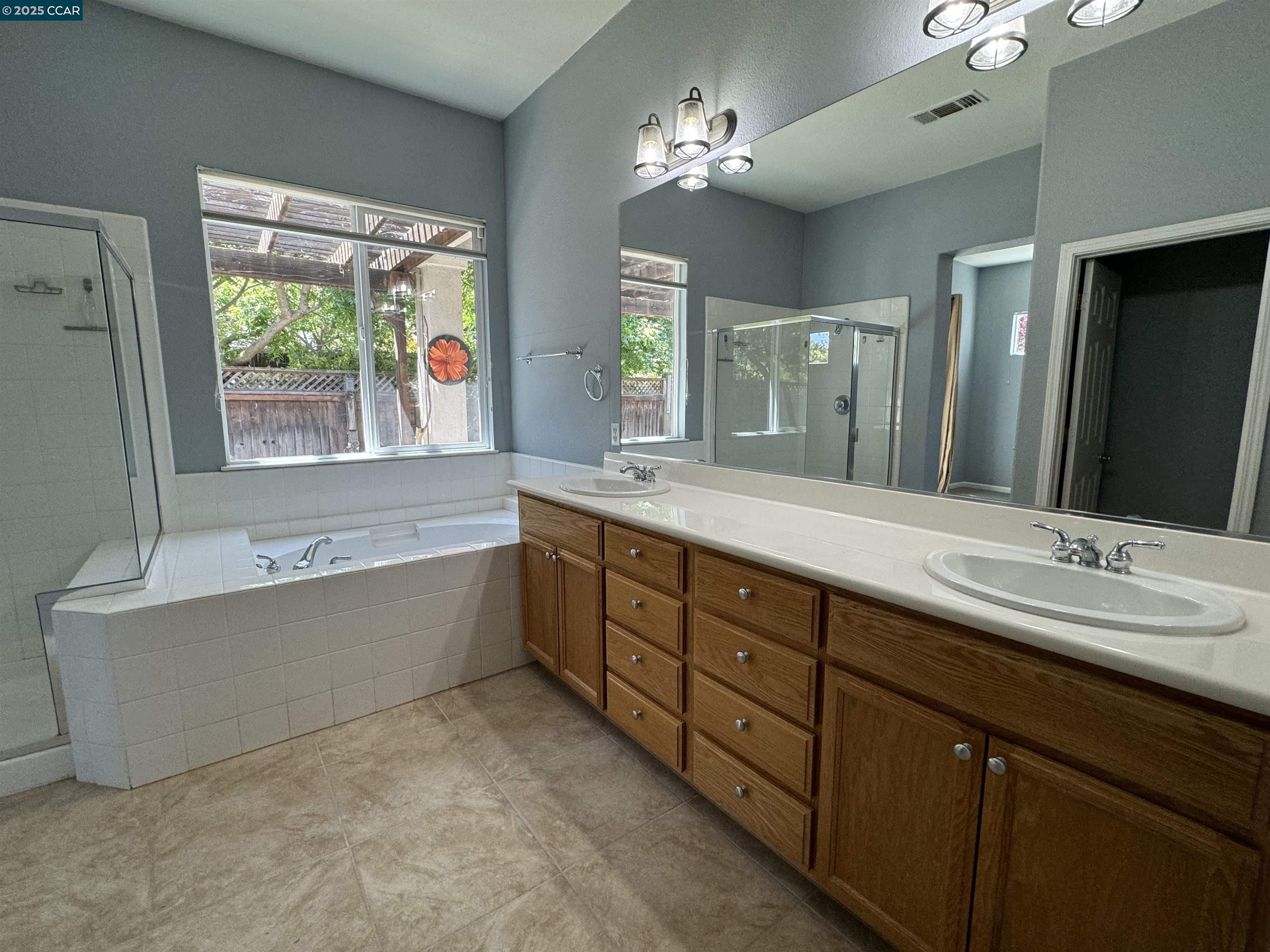 Detail Gallery Image 11 of 19 For 1174 Krona Lane, Concord,  CA 94521 - 3 Beds | 2/1 Baths