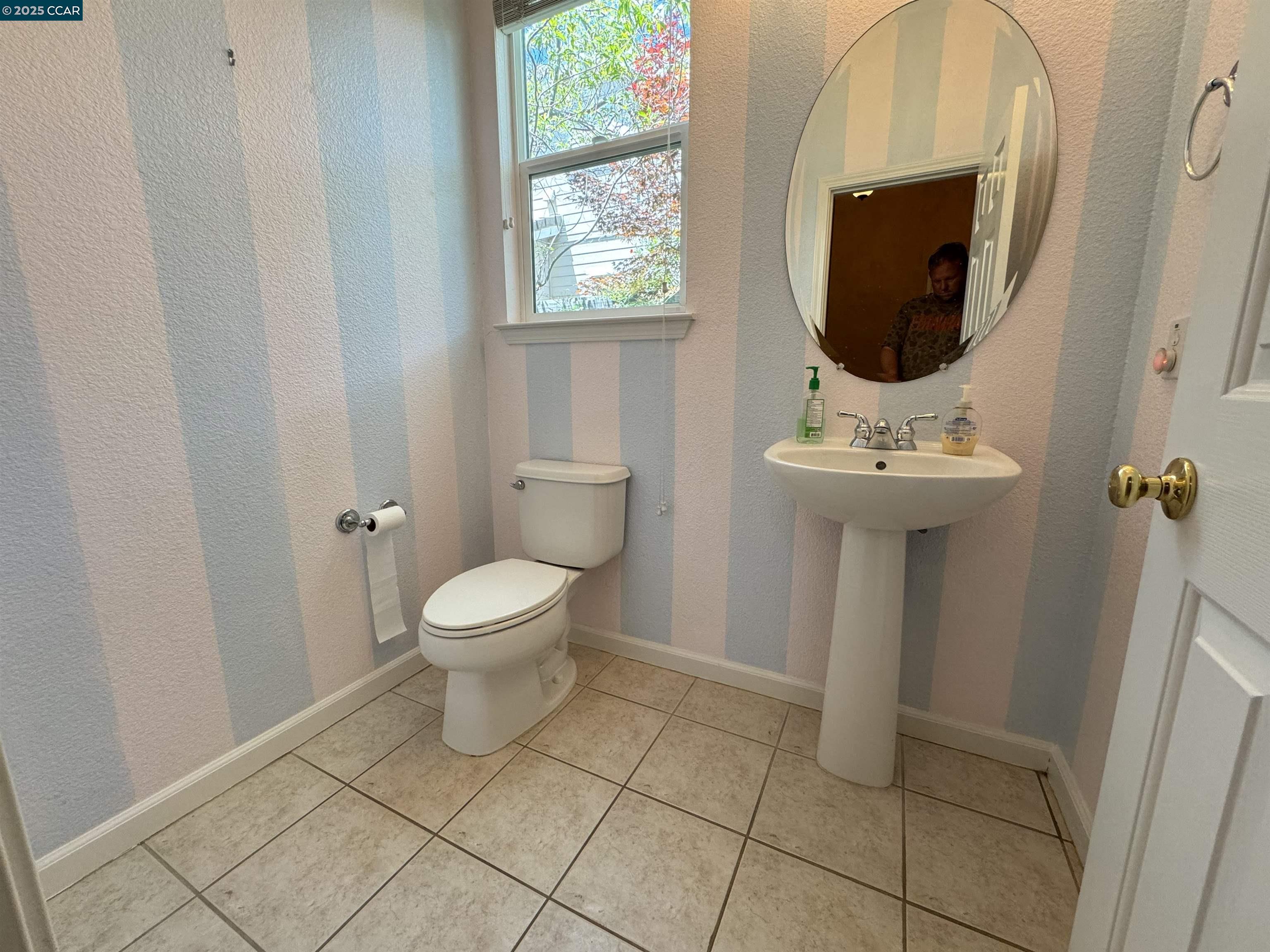 Detail Gallery Image 14 of 19 For 1174 Krona Lane, Concord,  CA 94521 - 3 Beds | 2/1 Baths