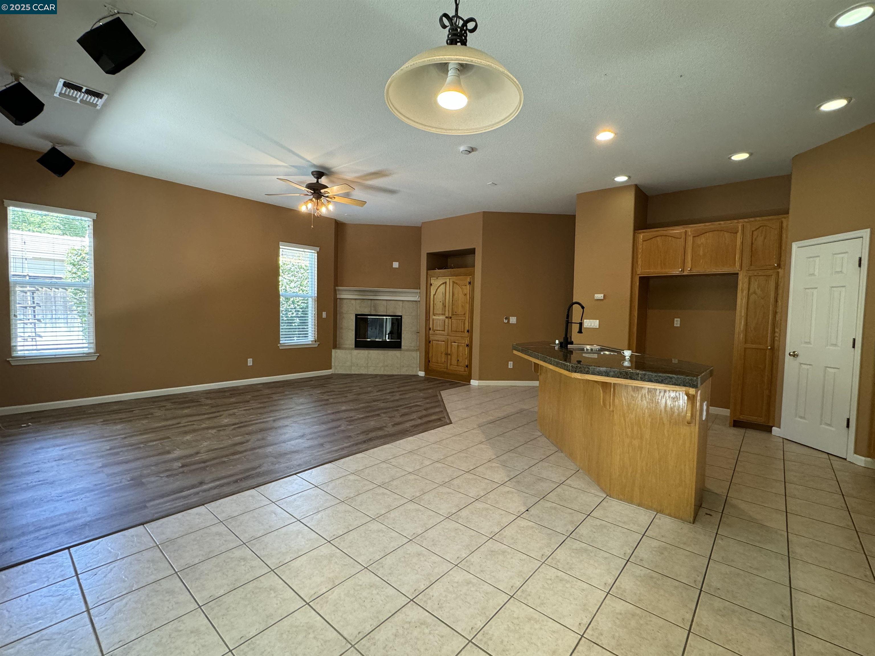 Detail Gallery Image 3 of 19 For 1174 Krona Lane, Concord,  CA 94521 - 3 Beds | 2/1 Baths