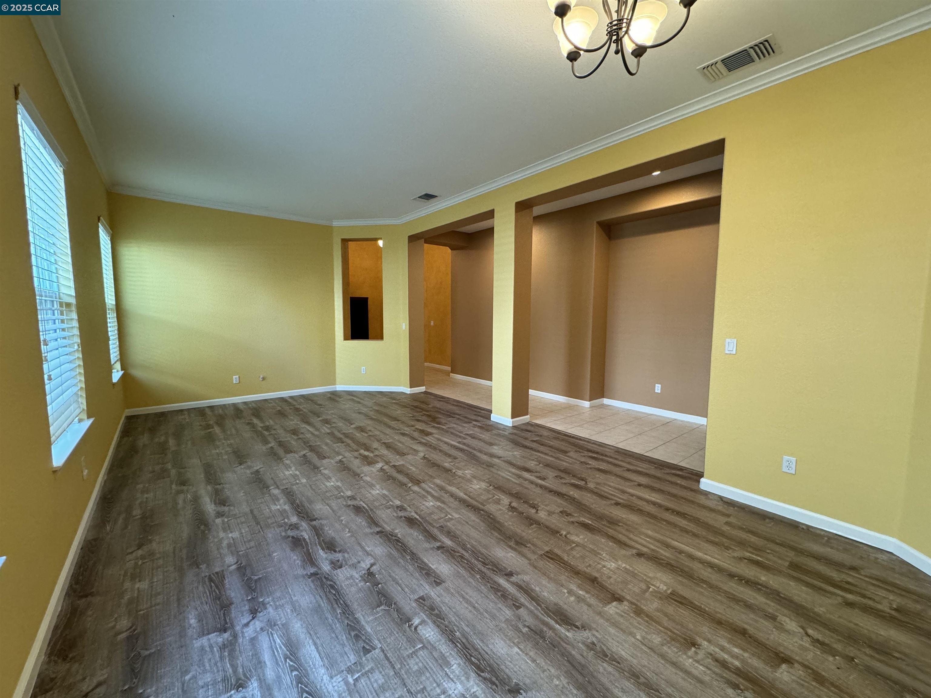 Detail Gallery Image 5 of 19 For 1174 Krona Lane, Concord,  CA 94521 - 3 Beds | 2/1 Baths