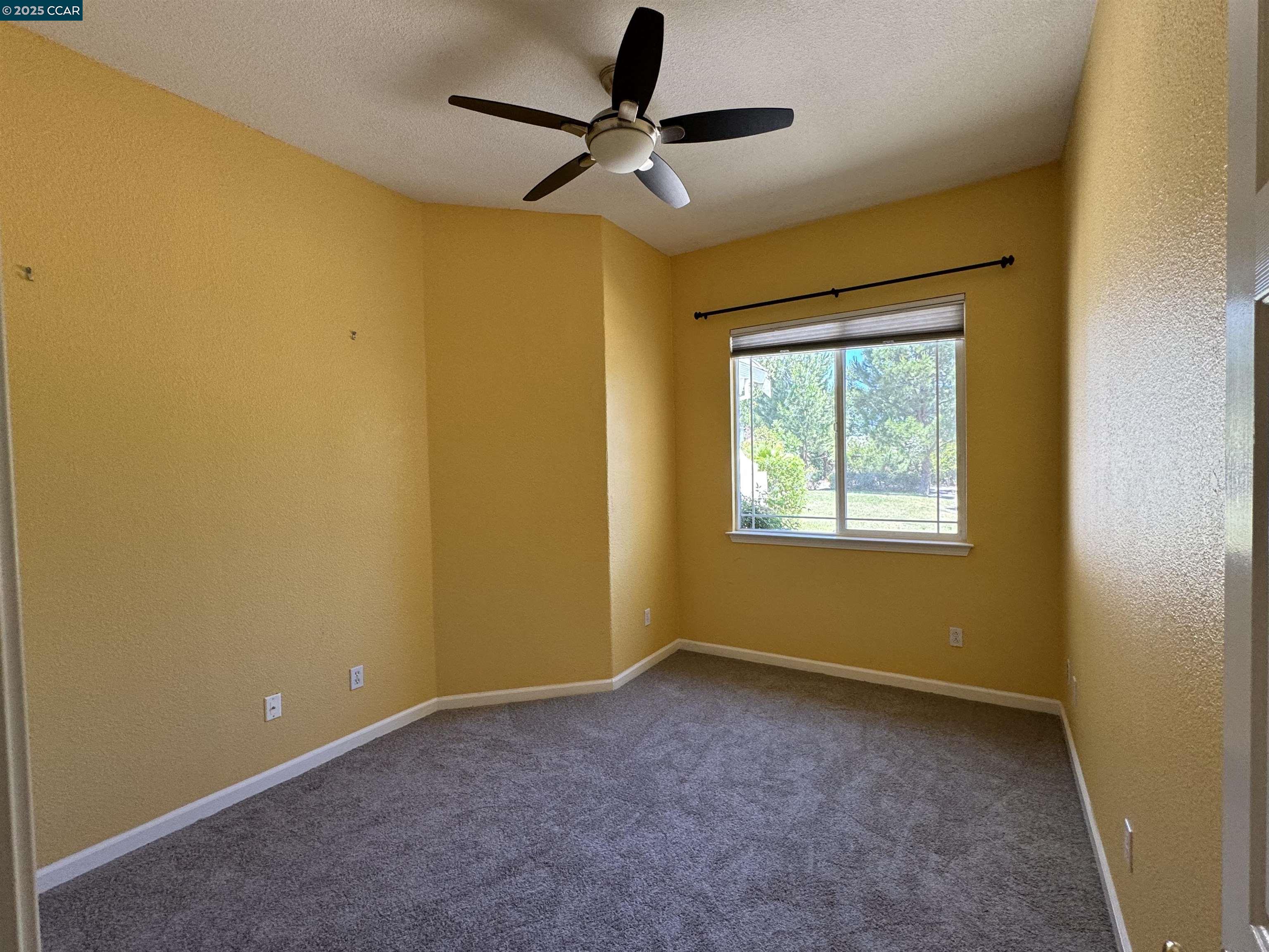 Detail Gallery Image 10 of 19 For 1174 Krona Lane, Concord,  CA 94521 - 3 Beds | 2/1 Baths