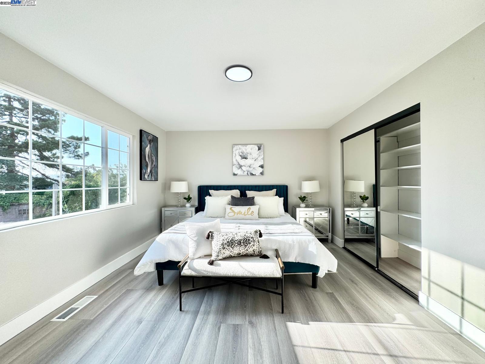 Detail Gallery Image 17 of 58 For 20595 Center St, Castro Valley,  CA 94546 - 5 Beds | 3/1 Baths