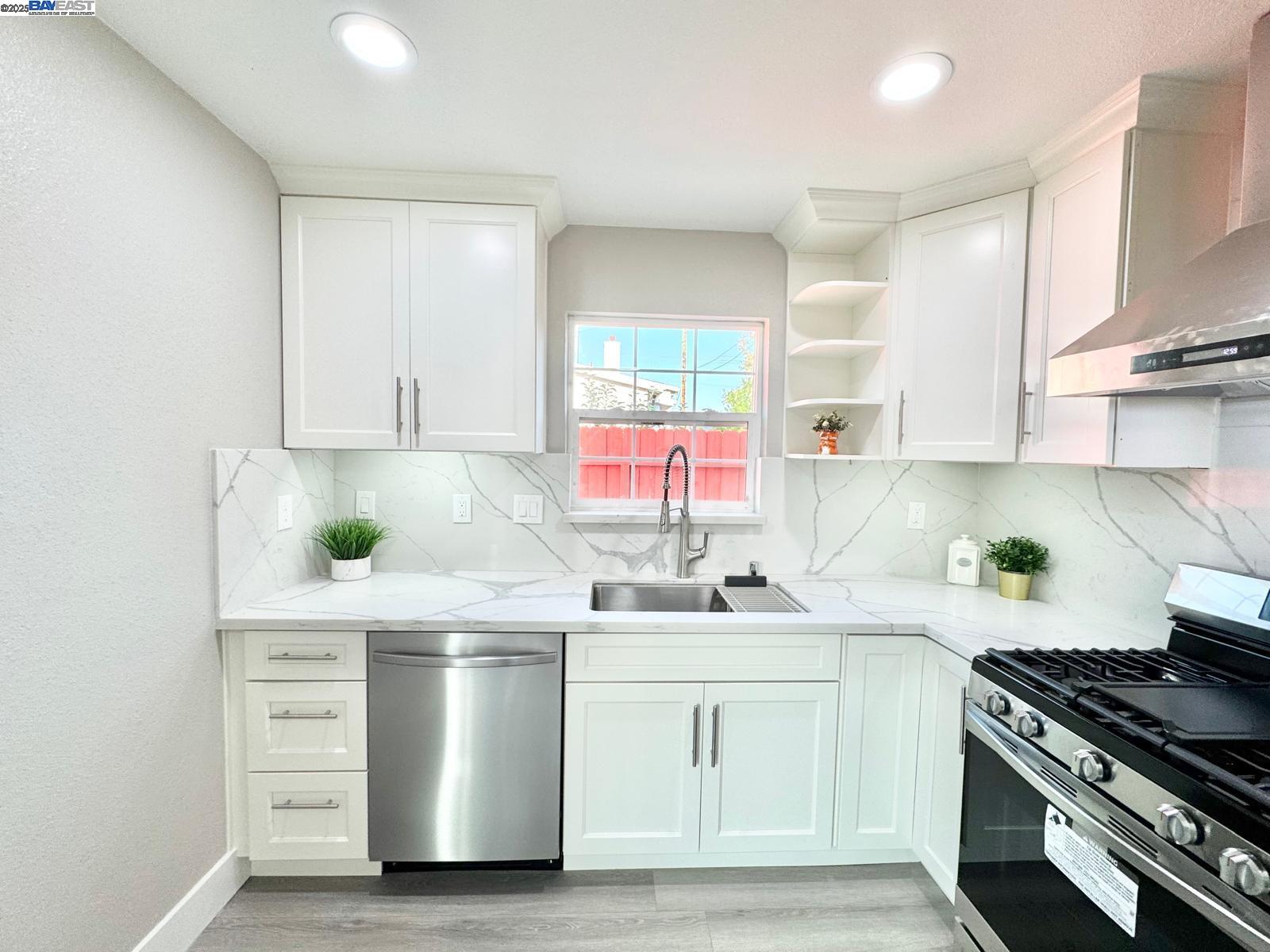 Detail Gallery Image 24 of 58 For 20595 Center St, Castro Valley,  CA 94546 - 5 Beds | 3/1 Baths