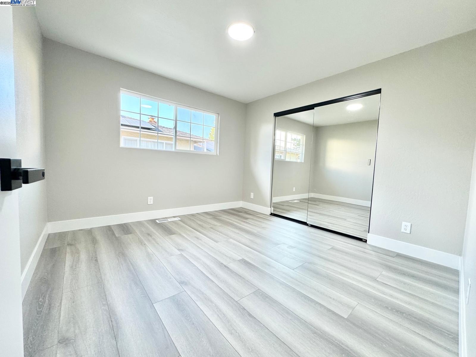 Detail Gallery Image 27 of 58 For 20595 Center St, Castro Valley,  CA 94546 - 5 Beds | 3/1 Baths