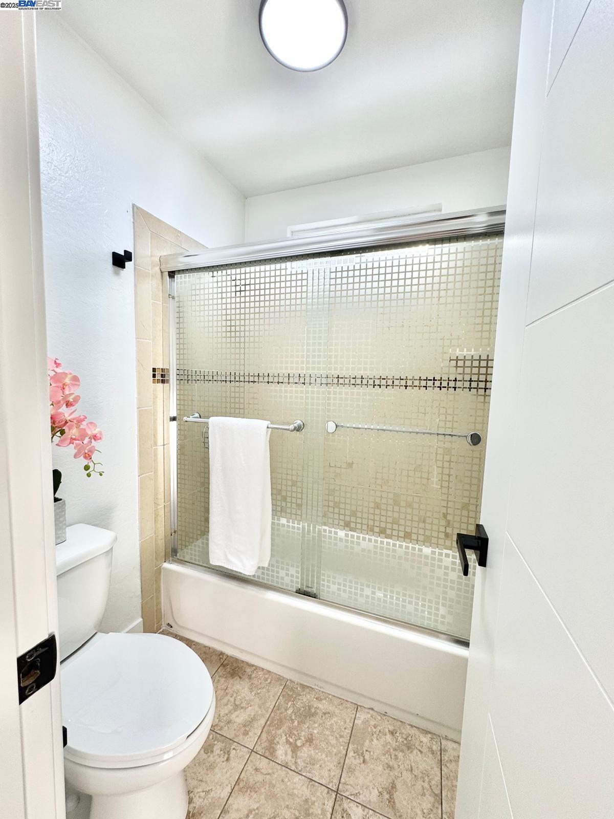 Detail Gallery Image 32 of 58 For 20595 Center St, Castro Valley,  CA 94546 - 5 Beds | 3/1 Baths