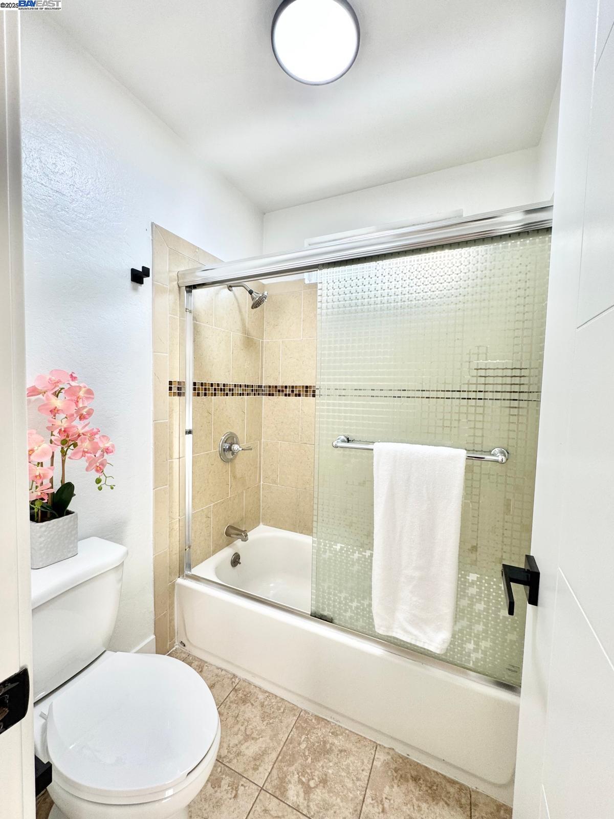 Detail Gallery Image 33 of 58 For 20595 Center St, Castro Valley,  CA 94546 - 5 Beds | 3/1 Baths