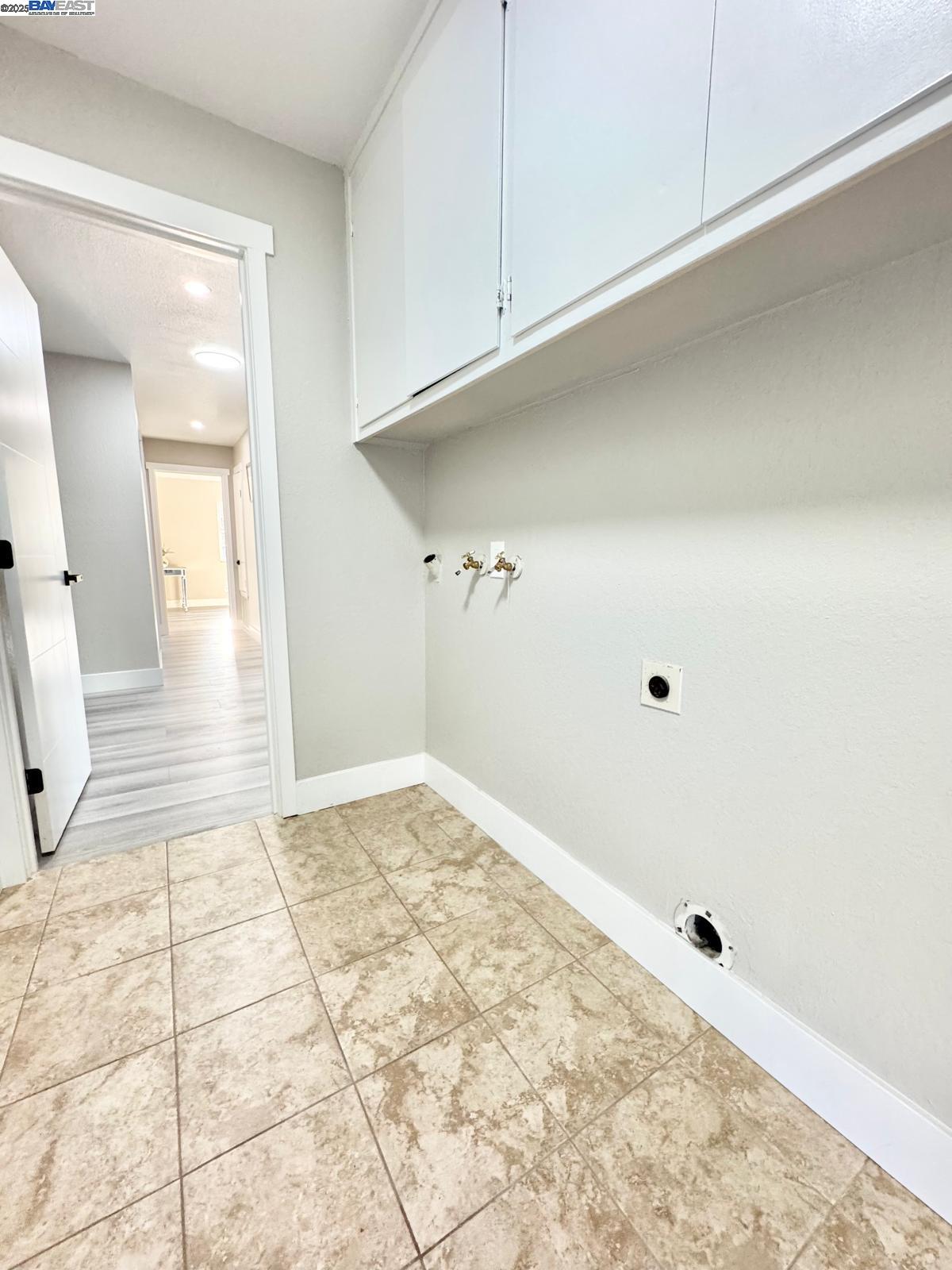 Detail Gallery Image 38 of 58 For 20595 Center St, Castro Valley,  CA 94546 - 5 Beds | 3/1 Baths