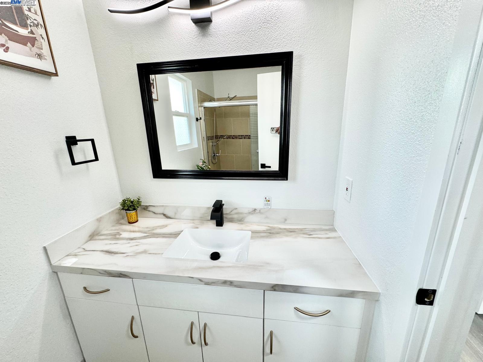 Detail Gallery Image 47 of 58 For 20595 Center St, Castro Valley,  CA 94546 - 5 Beds | 3/1 Baths