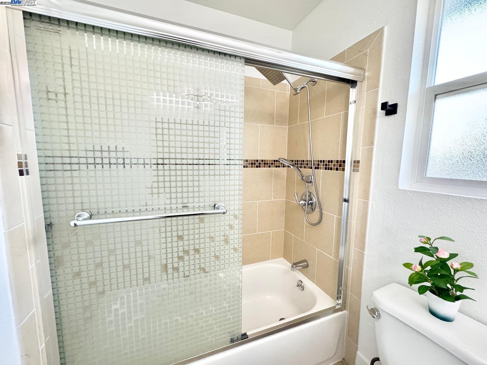 Detail Gallery Image 48 of 58 For 20595 Center St, Castro Valley,  CA 94546 - 5 Beds | 3/1 Baths