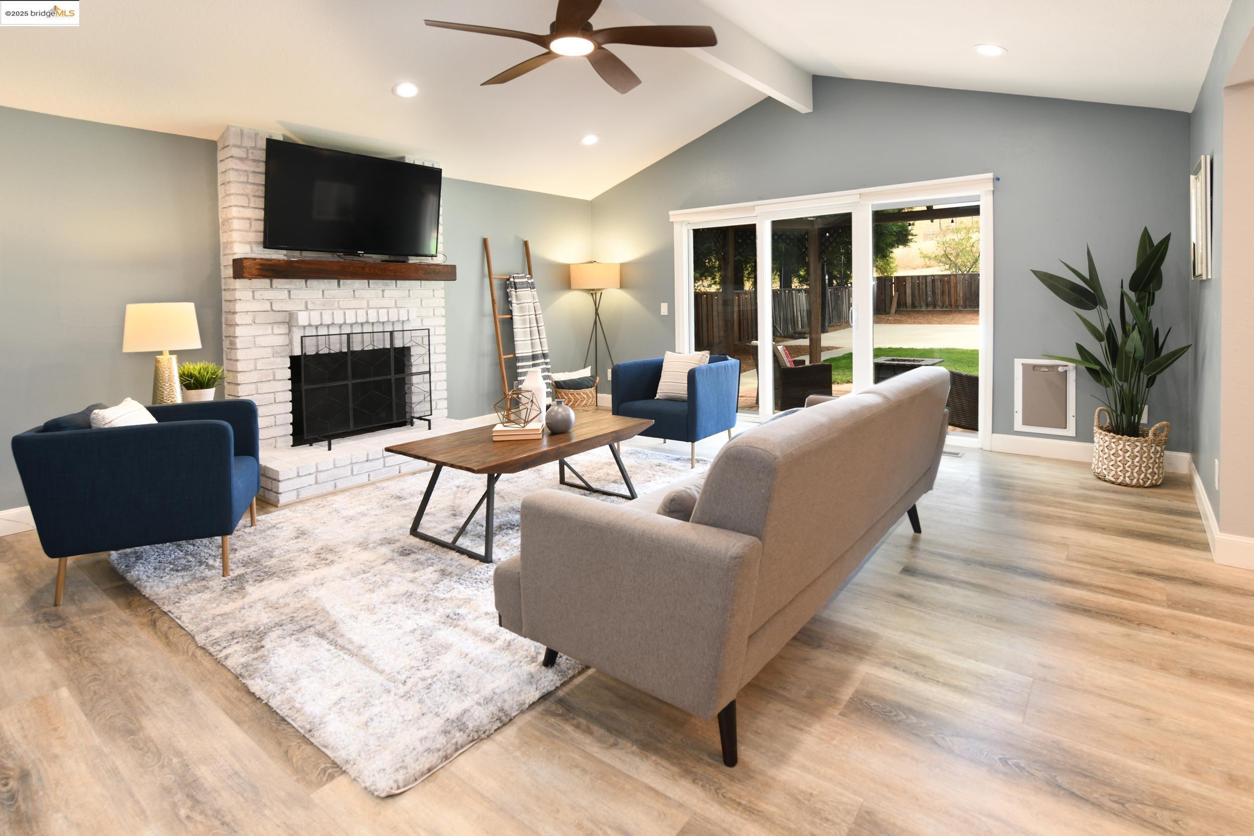 Detail Gallery Image 14 of 57 For 1129 Fair Weather Cir, Concord,  CA 94518 - 4 Beds | 3 Baths