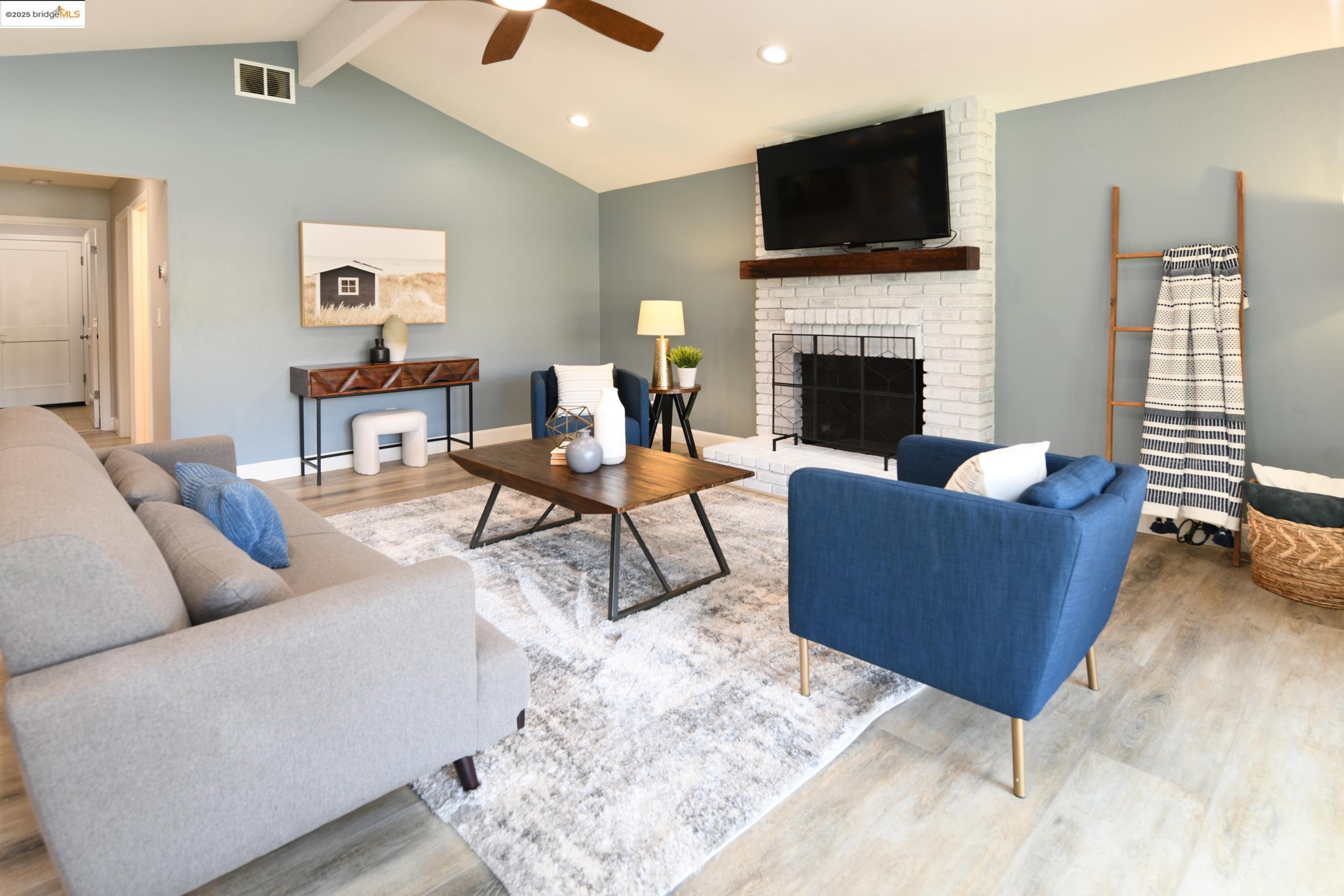Detail Gallery Image 15 of 57 For 1129 Fair Weather Cir, Concord,  CA 94518 - 4 Beds | 3 Baths
