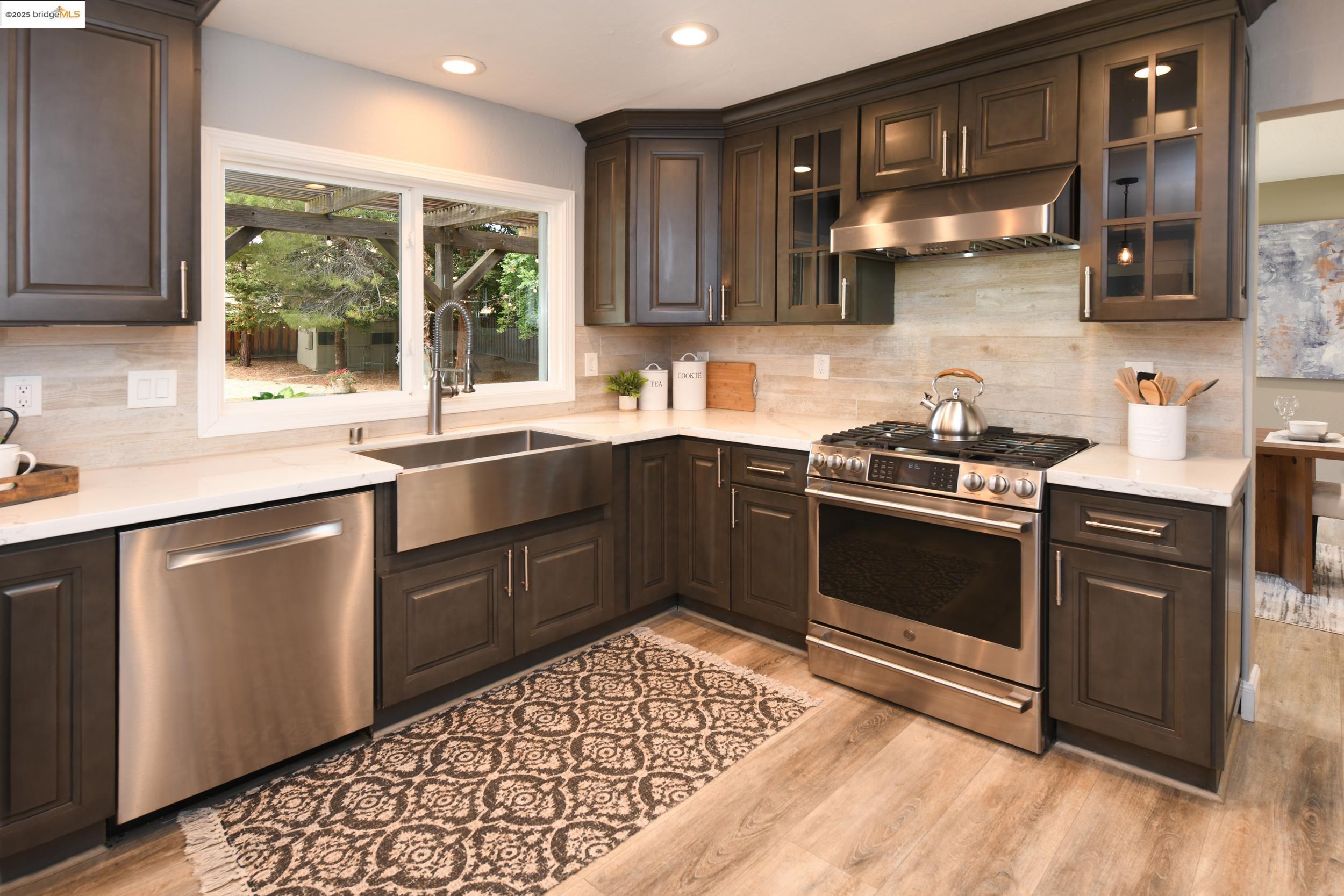 Detail Gallery Image 19 of 57 For 1129 Fair Weather Cir, Concord,  CA 94518 - 4 Beds | 3 Baths