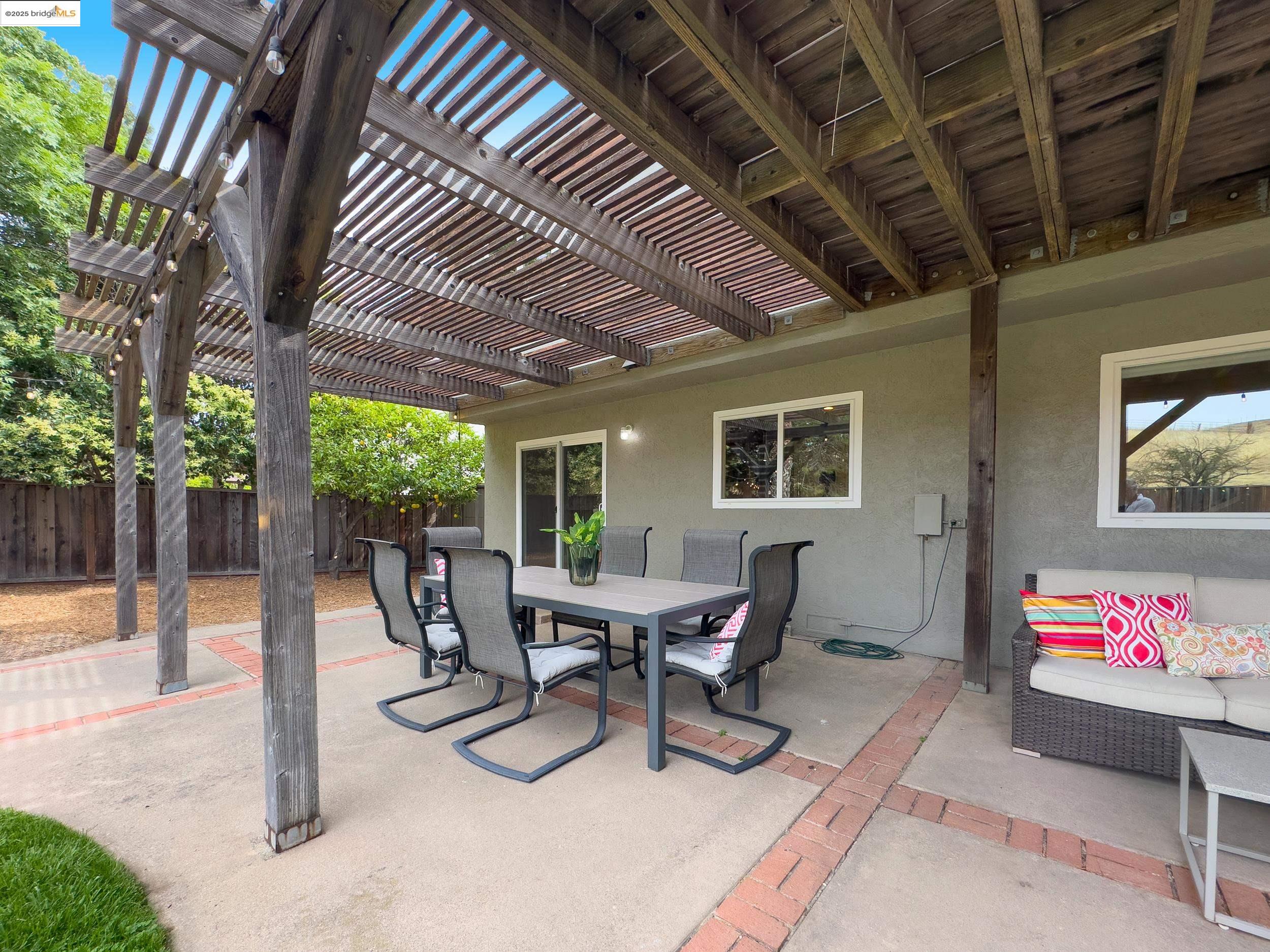 Detail Gallery Image 39 of 57 For 1129 Fair Weather Cir, Concord,  CA 94518 - 4 Beds | 3 Baths