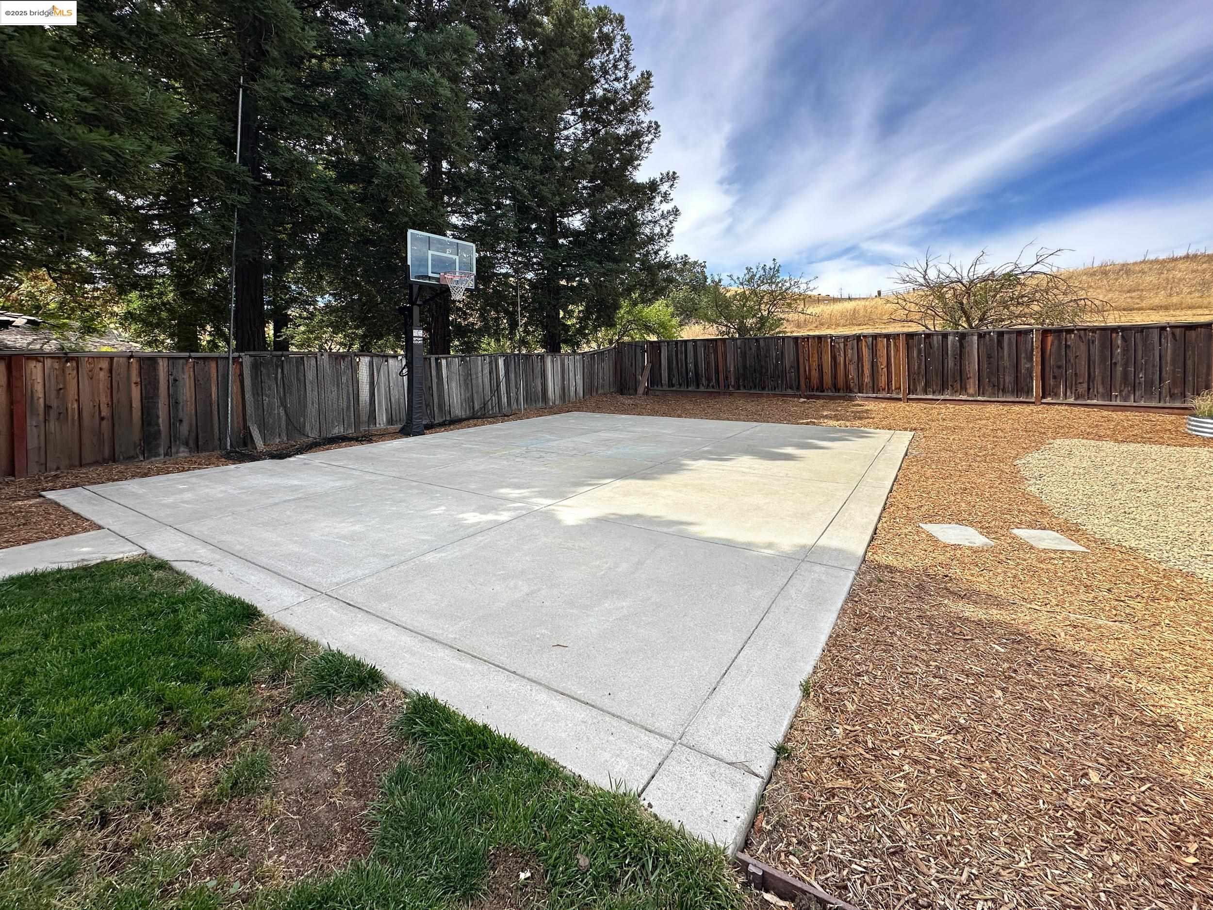 Detail Gallery Image 42 of 57 For 1129 Fair Weather Cir, Concord,  CA 94518 - 4 Beds | 3 Baths