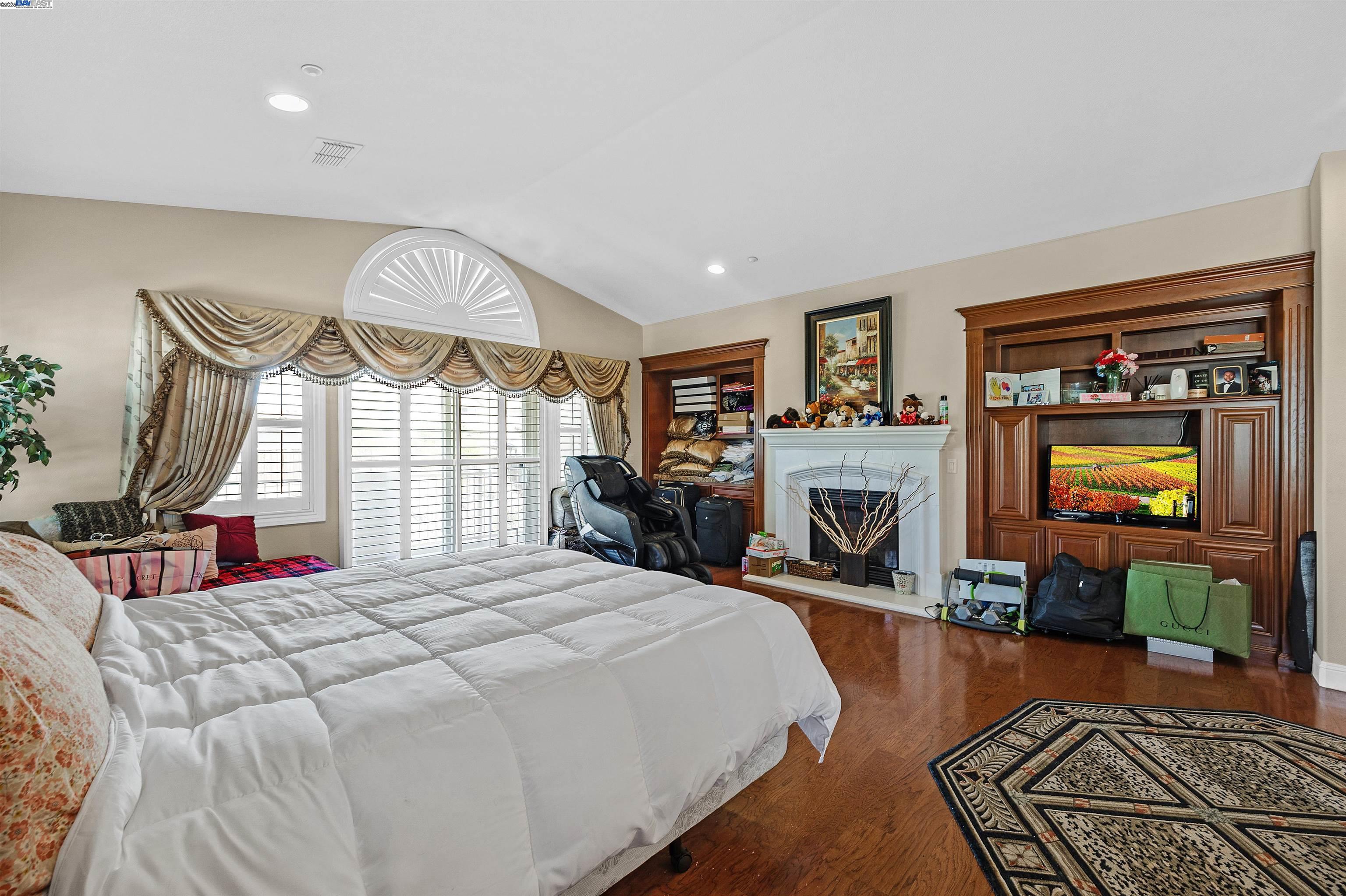 Detail Gallery Image 27 of 49 For 6013 Kingsmill Ter, Dublin,  CA 94568 - 5 Beds | 5/1 Baths