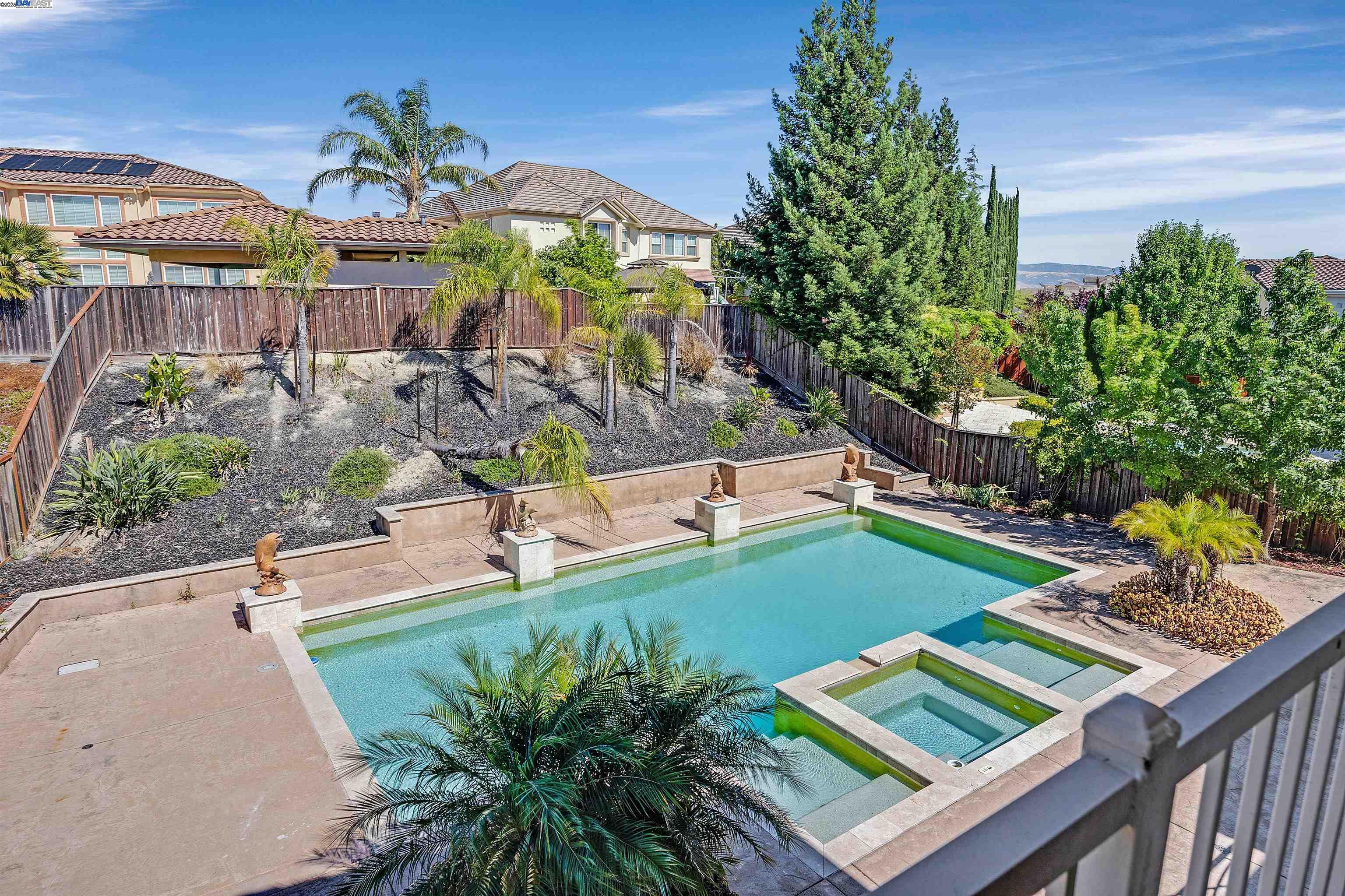 Detail Gallery Image 33 of 49 For 6013 Kingsmill Ter, Dublin,  CA 94568 - 5 Beds | 5/1 Baths
