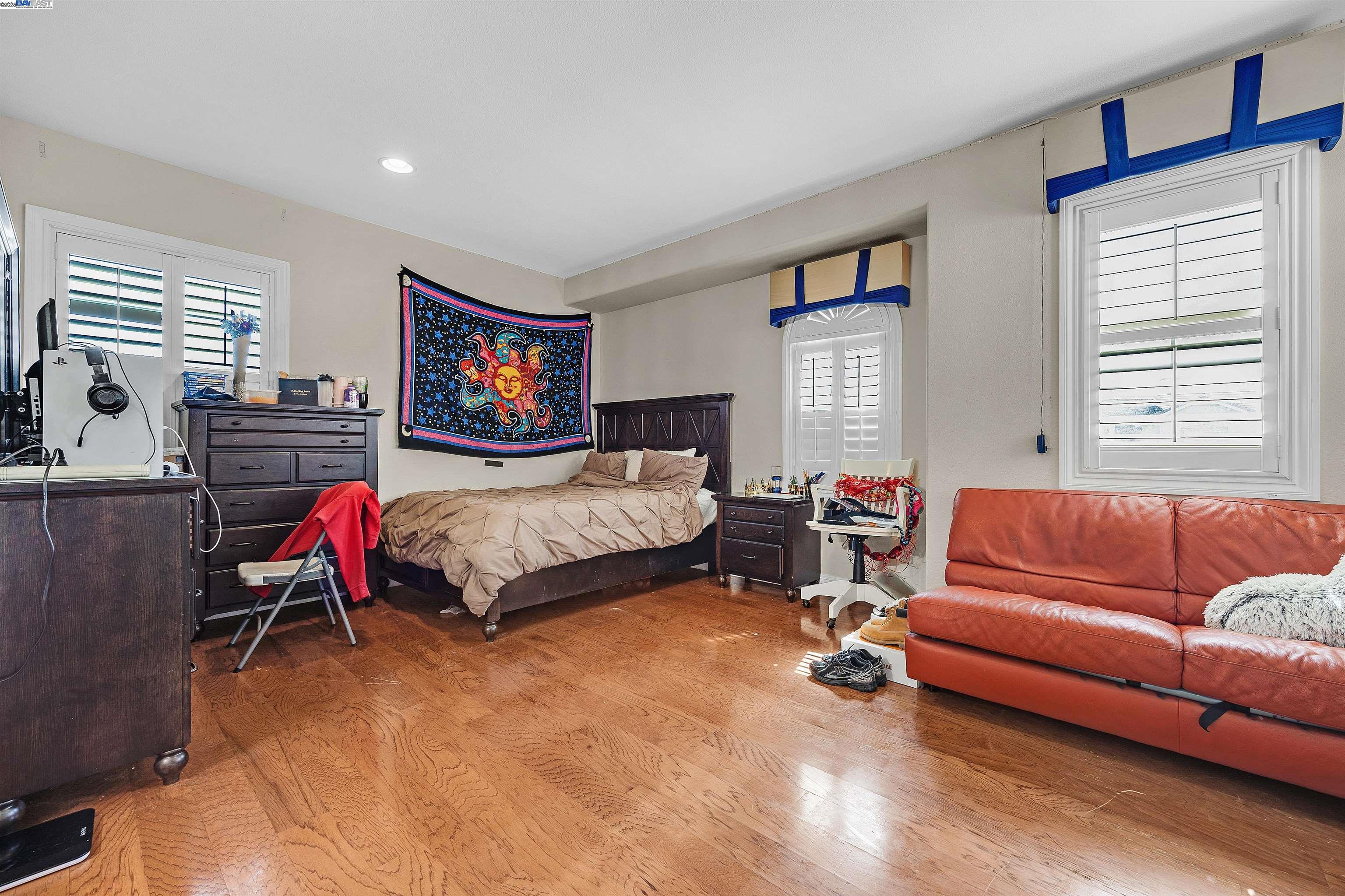 Detail Gallery Image 34 of 49 For 6013 Kingsmill Ter, Dublin,  CA 94568 - 5 Beds | 5/1 Baths