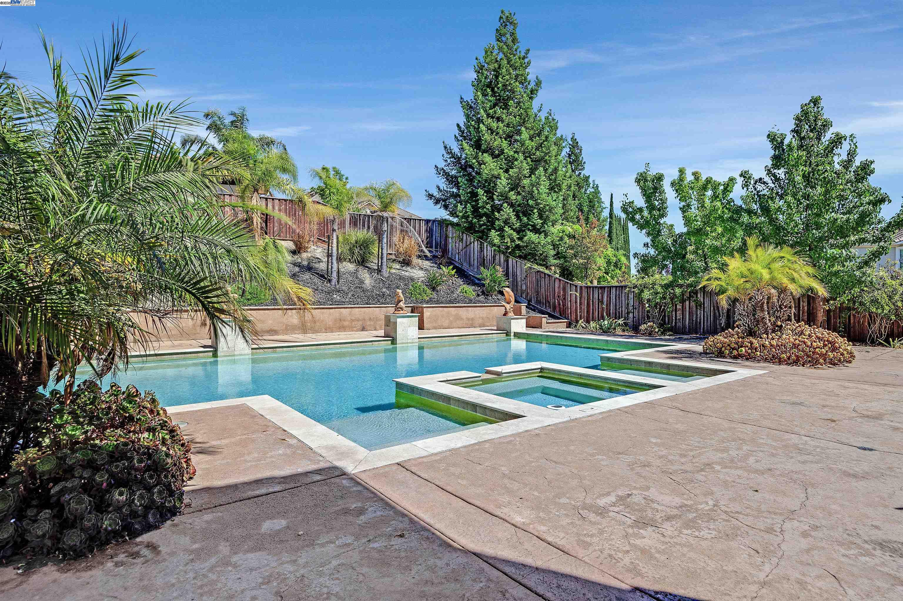 Detail Gallery Image 42 of 49 For 6013 Kingsmill Ter, Dublin,  CA 94568 - 5 Beds | 5/1 Baths