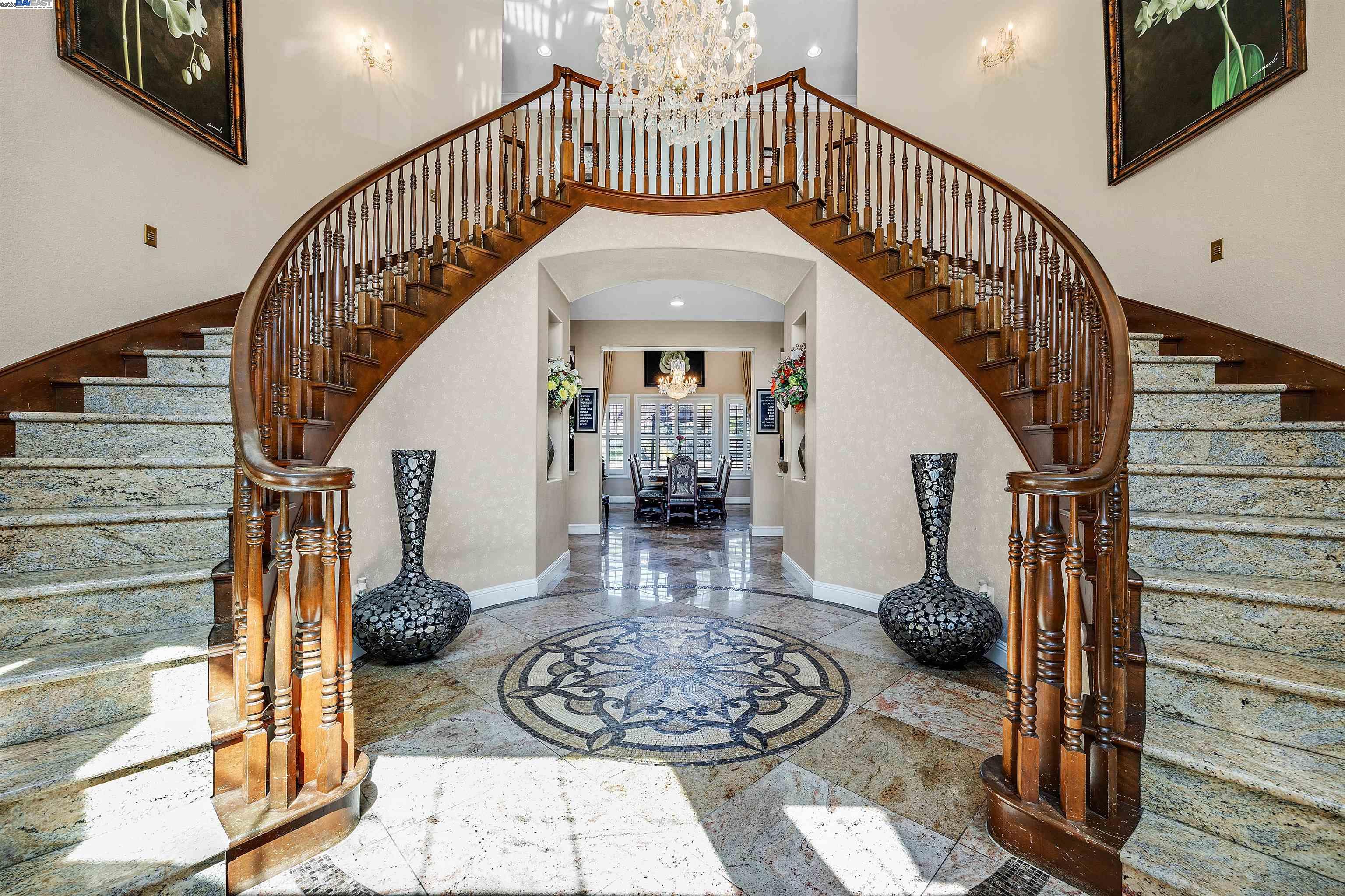 Detail Gallery Image 6 of 49 For 6013 Kingsmill Ter, Dublin,  CA 94568 - 5 Beds | 5/1 Baths