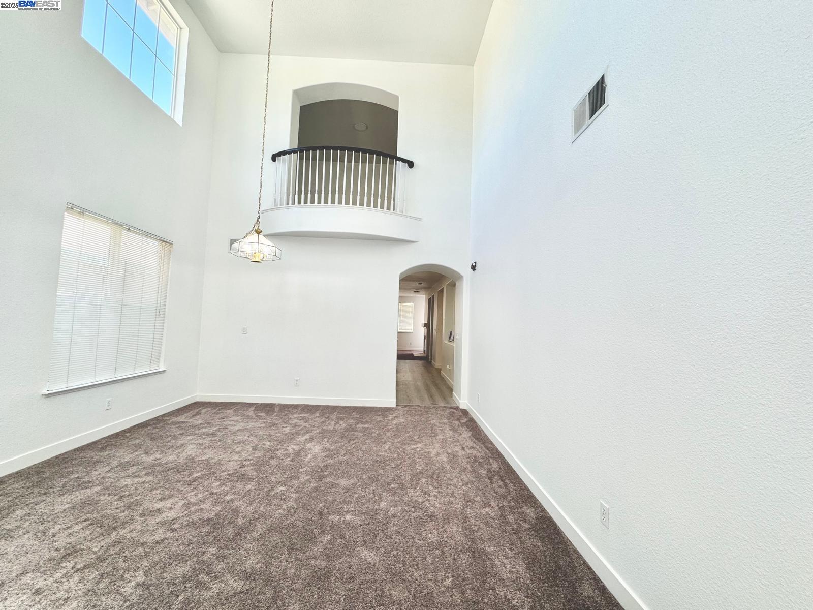 Detail Gallery Image 4 of 34 For 9516 Sarazen Ct, Patterson,  CA 95363 - 4 Beds | 3/1 Baths