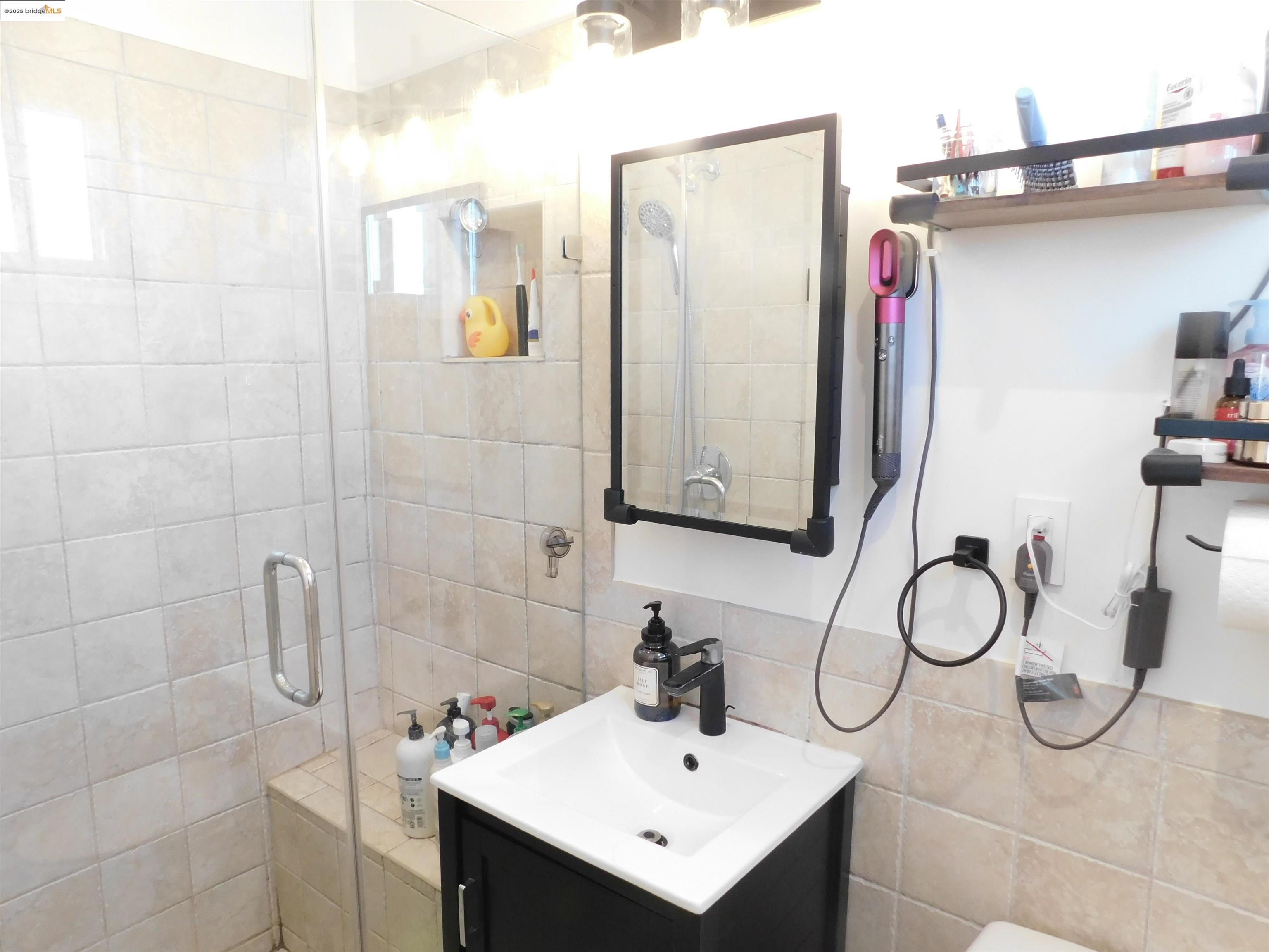 Detail Gallery Image 17 of 31 For 391 Imperial Dr, Pacifica,  CA 94044 - 5 Beds | 3 Baths
