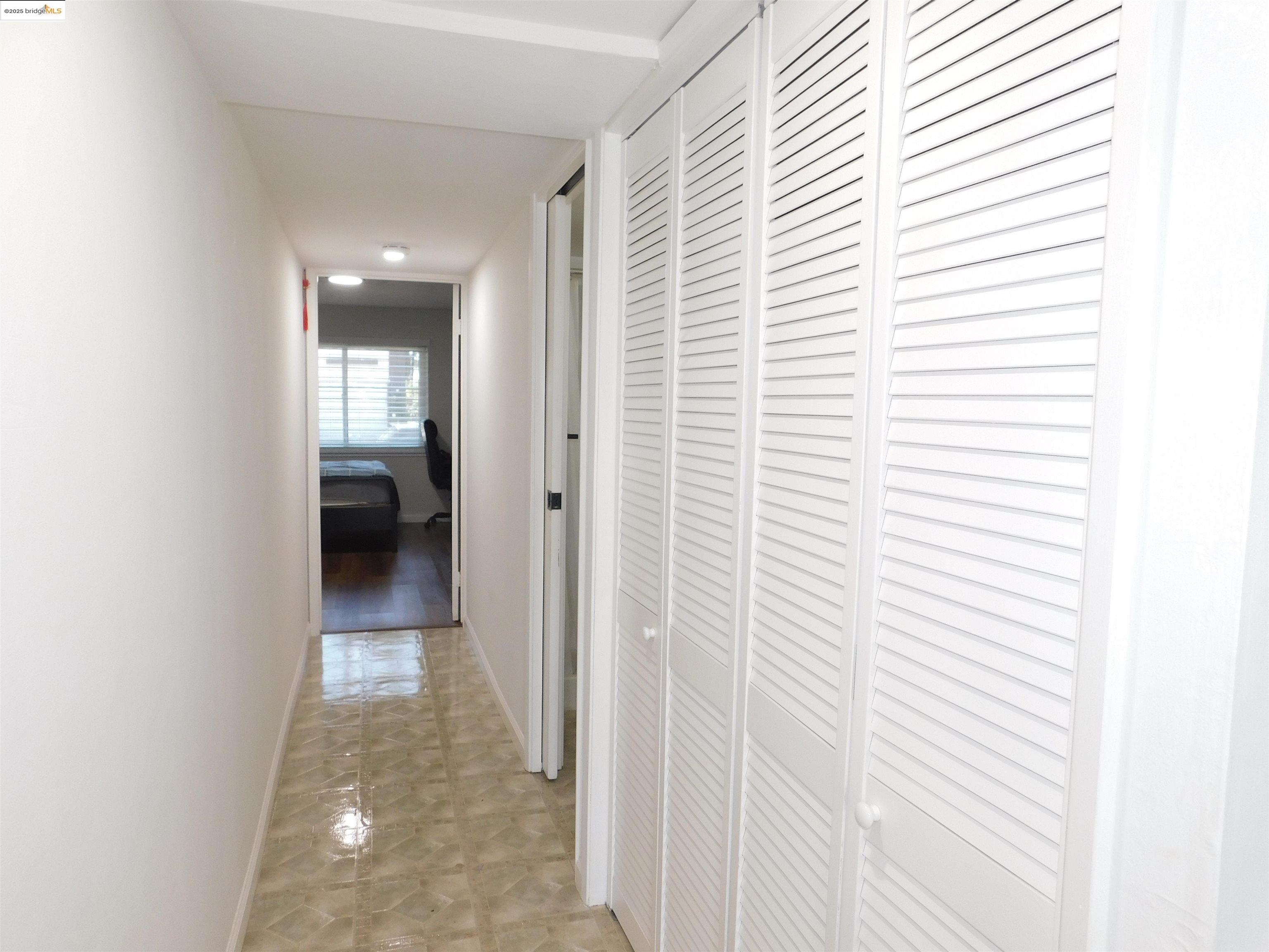 Detail Gallery Image 18 of 31 For 391 Imperial Dr, Pacifica,  CA 94044 - 5 Beds | 3 Baths