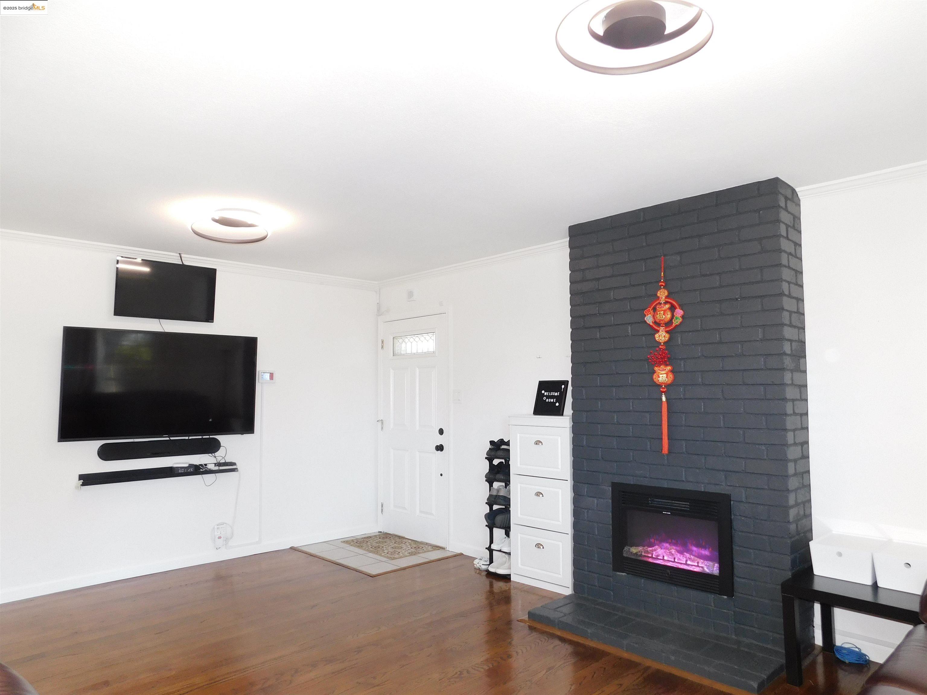 Detail Gallery Image 8 of 31 For 391 Imperial Dr, Pacifica,  CA 94044 - 5 Beds | 3 Baths