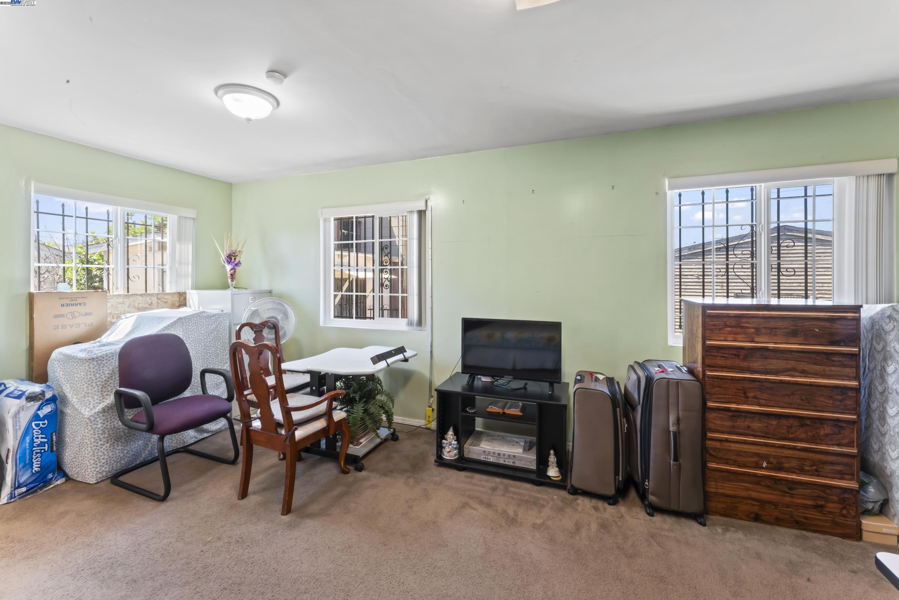 Detail Gallery Image 13 of 23 For 1206 60th Ave, Oakland,  CA 94621 - 3 Beds | 2 Baths