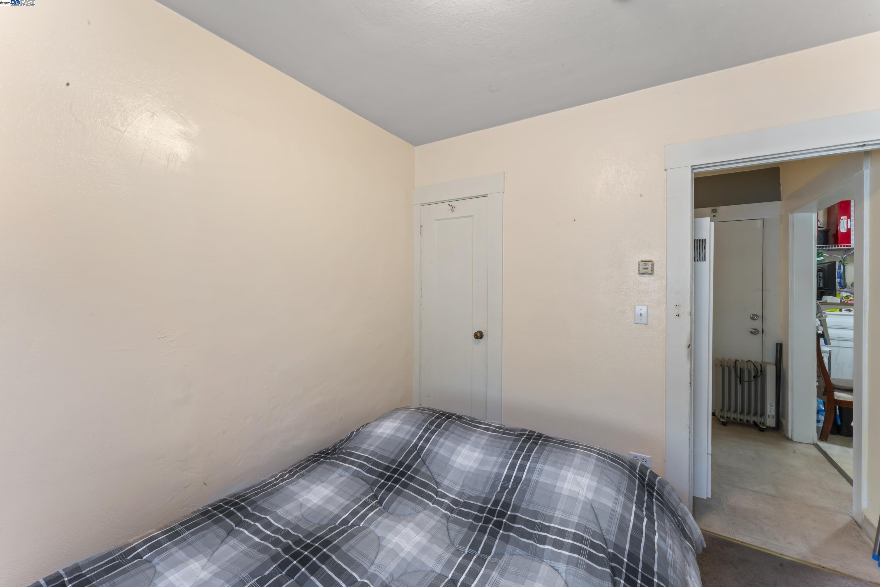 Detail Gallery Image 16 of 23 For 1206 60th Ave, Oakland,  CA 94621 - 3 Beds | 2 Baths