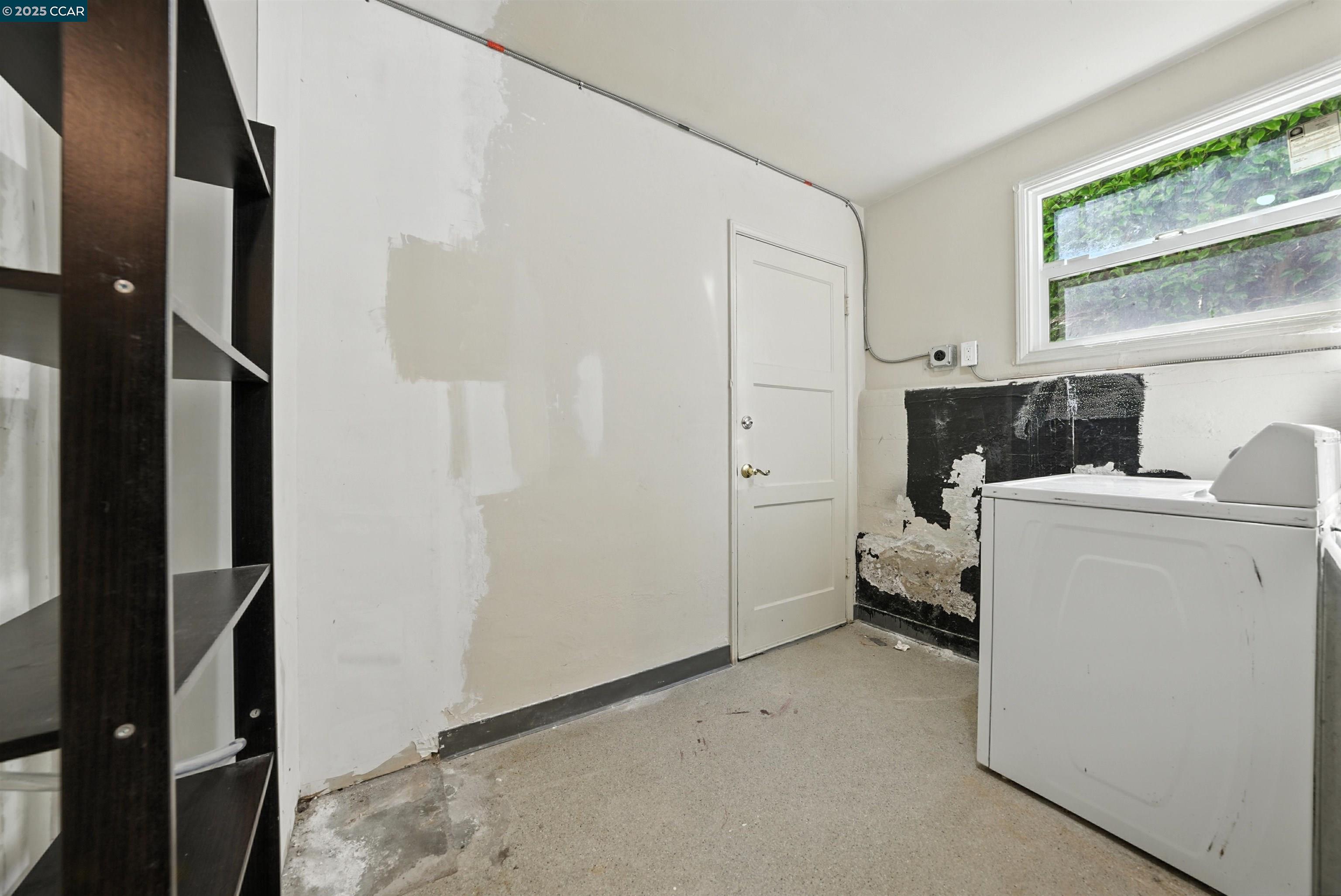 Detail Gallery Image 25 of 39 For 7420 Sunkist Dr, Oakland,  CA 94605 - 3 Beds | 2 Baths