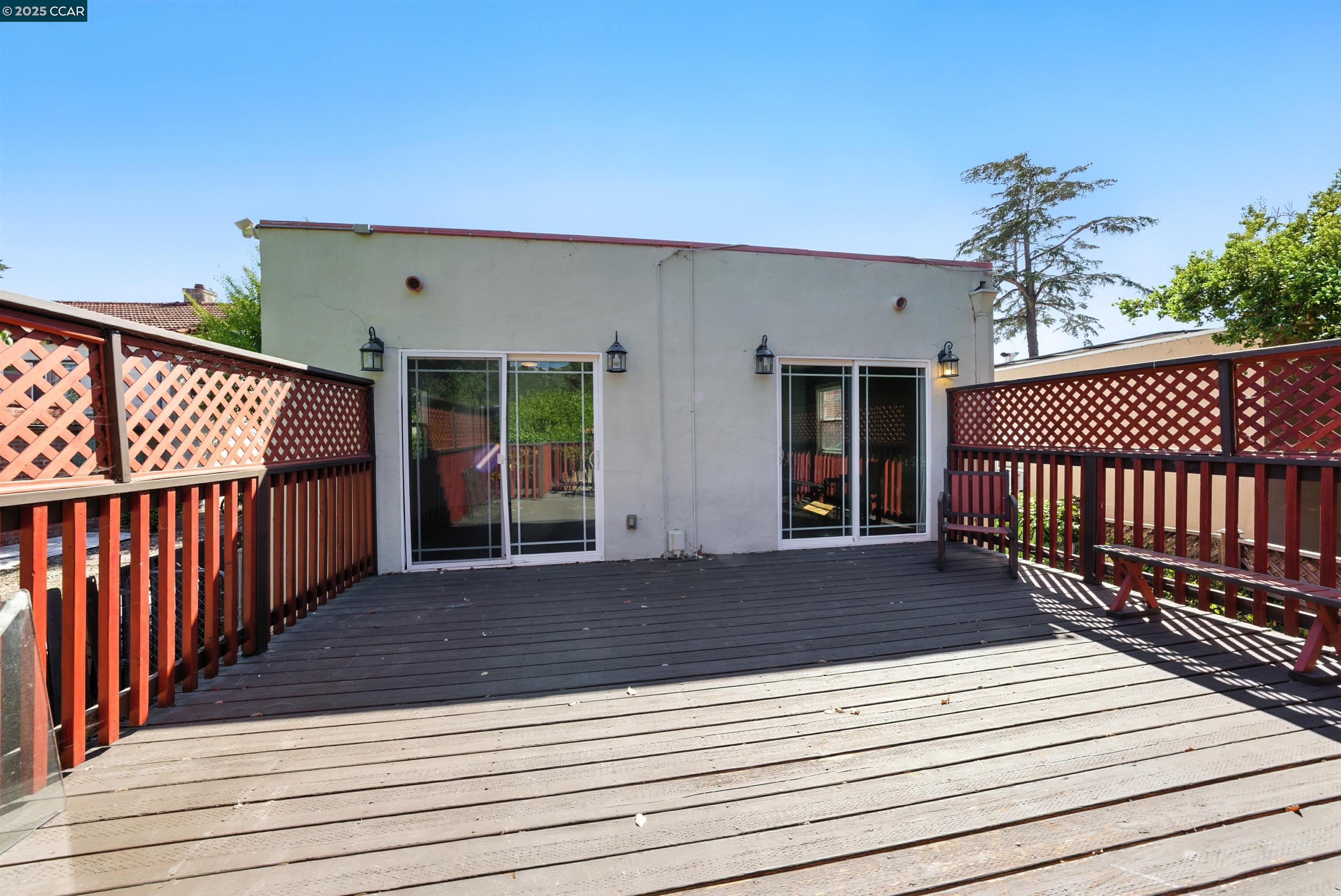 Detail Gallery Image 31 of 39 For 7420 Sunkist Dr, Oakland,  CA 94605 - 3 Beds | 2 Baths